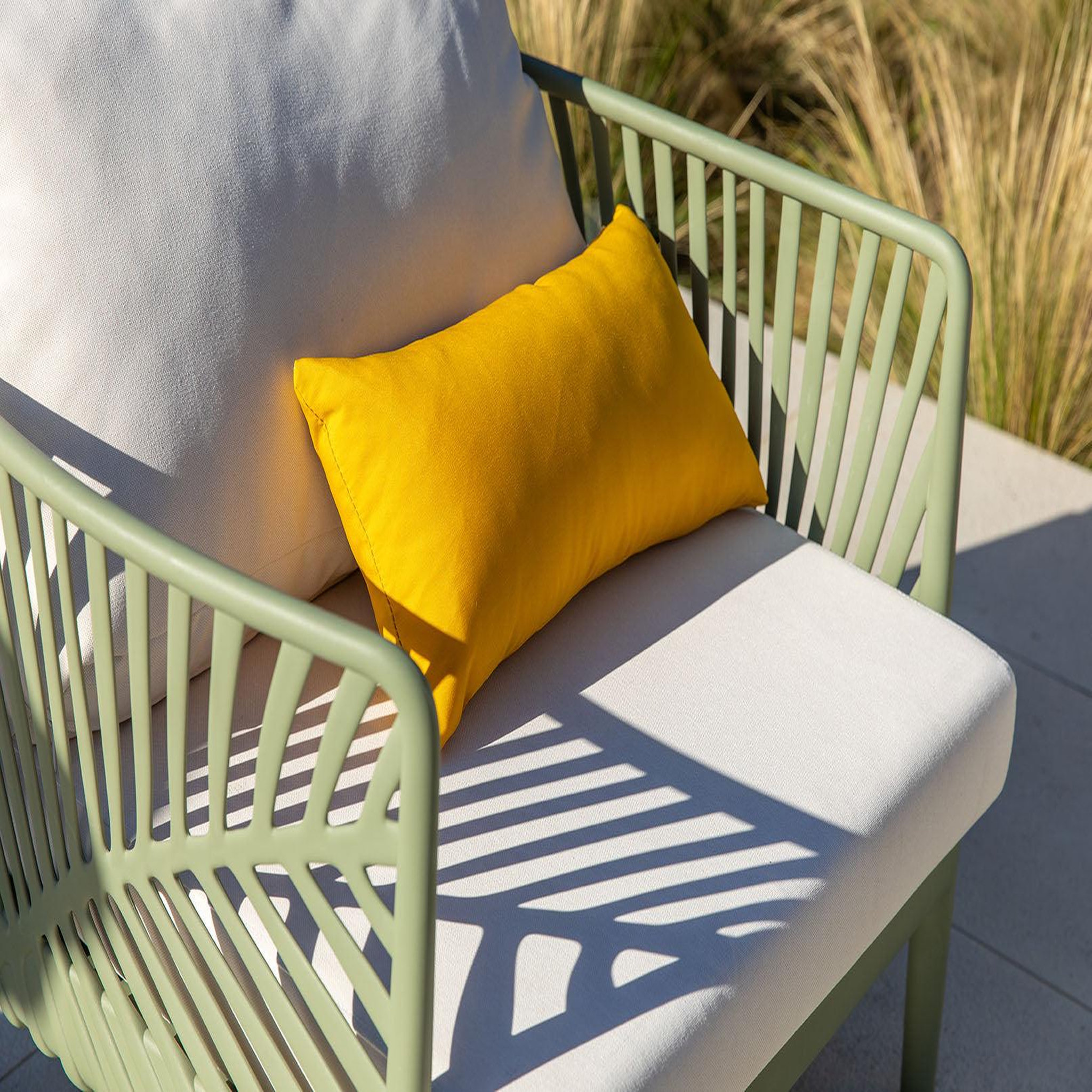 Voir la diapositive 6 : Jardiline HENDERSON - Salon de Jardin en résine PP 50% recyclé avec coussin