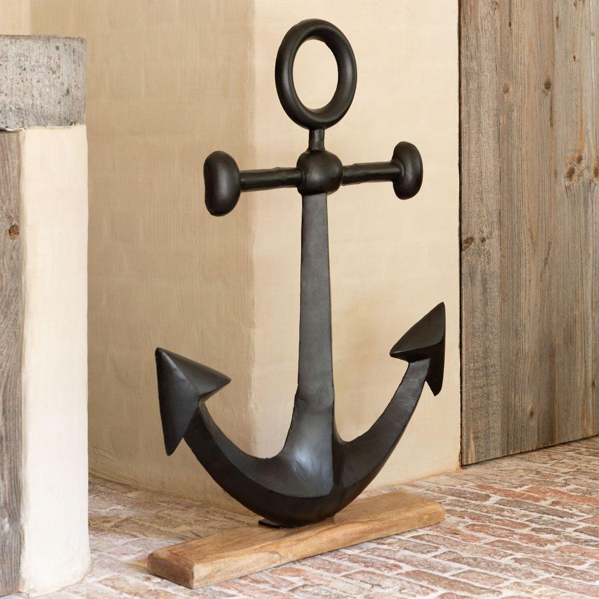 Voir la diapositive 2 : J-LINE Ancre déco sur socle  black lombok  76cm noir