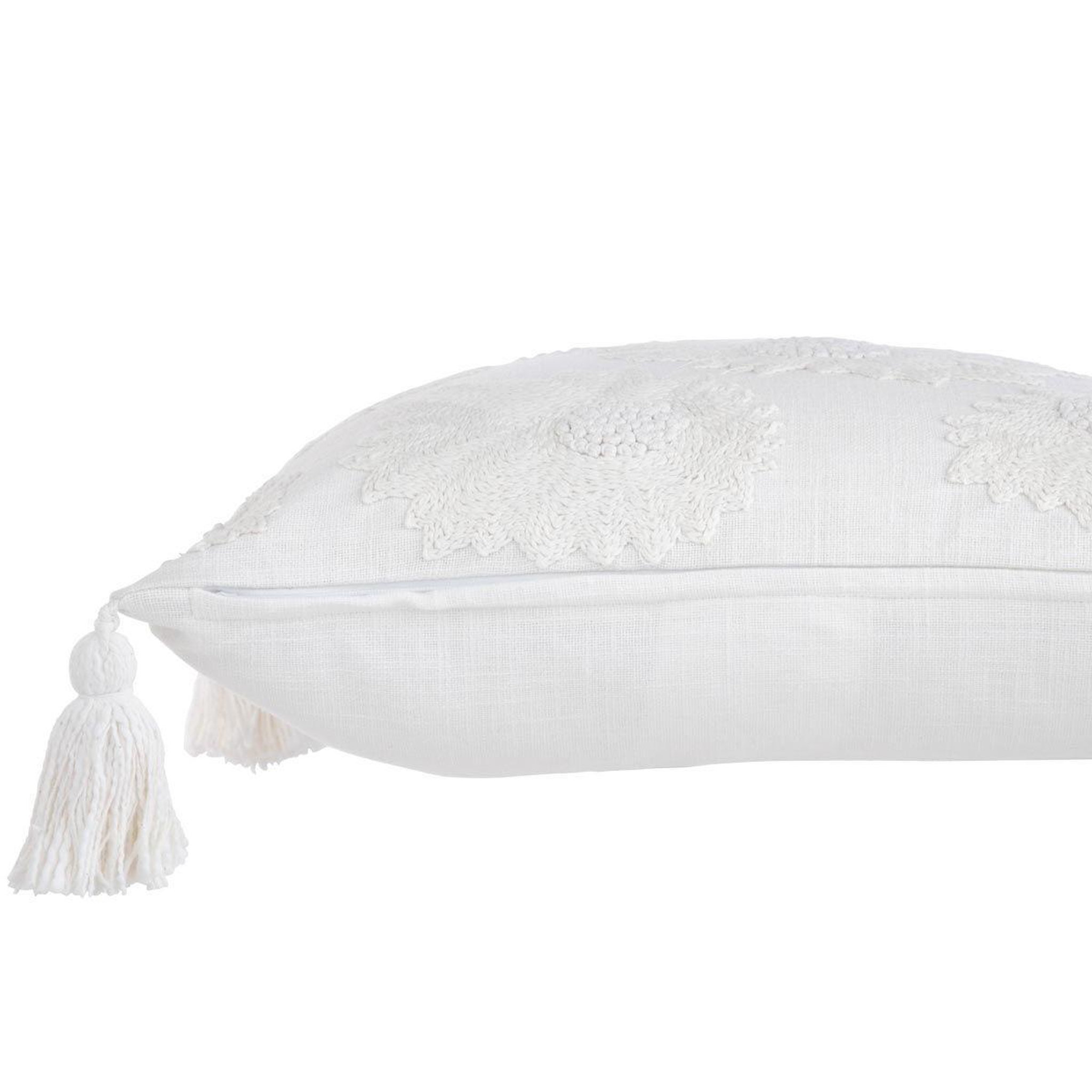 Voir la diapositive 3 : J-LINE Coussin déco fleurs  bali  45x45cm blanc