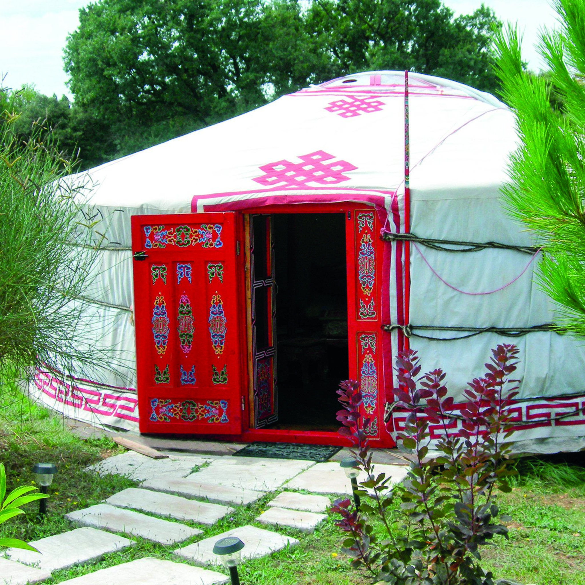 Voir la diapositive 1 : Smartbox Escapade insolite en roulotte ou en yourte près de Valence - Coffret Cadeau Séjour