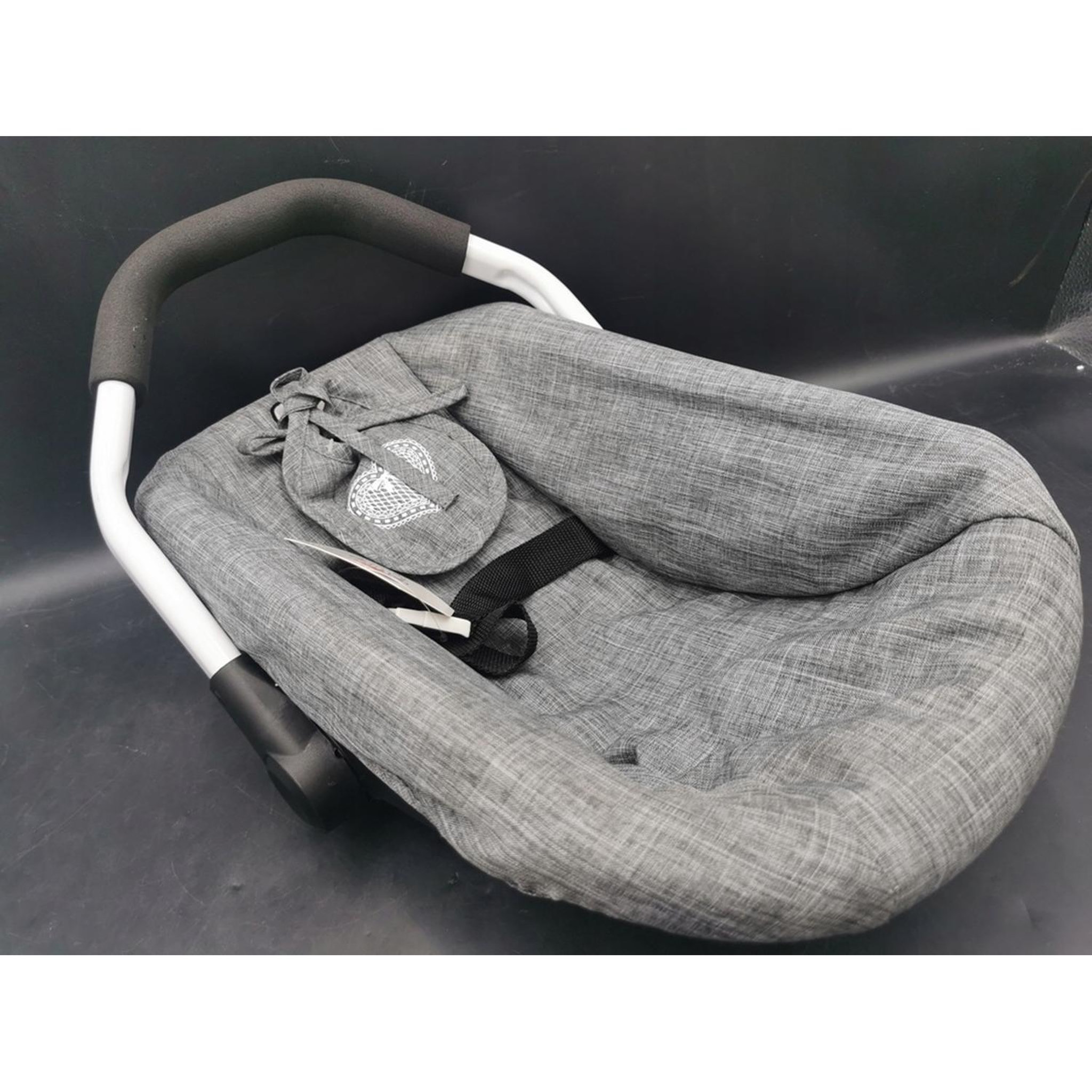 Voir la diapositive 2 : BAYER CHIC 2000 Siège auto pour poupées - Coloris 76 Jeans Grey
