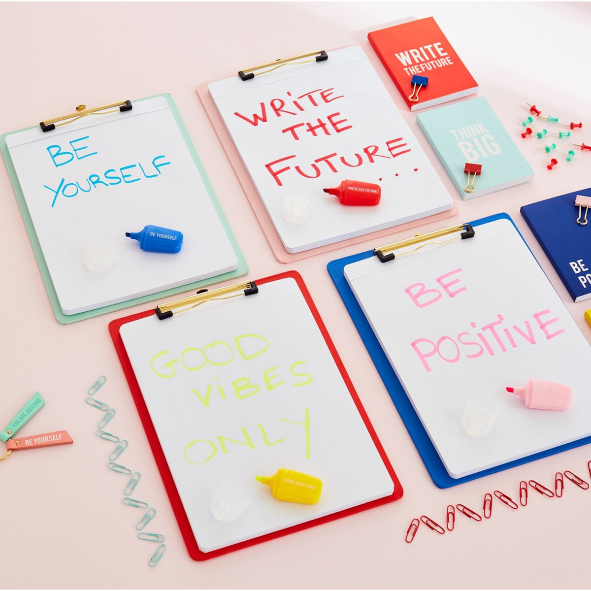 AUCHAN Lot de 4 mini surligneurs KOLOR