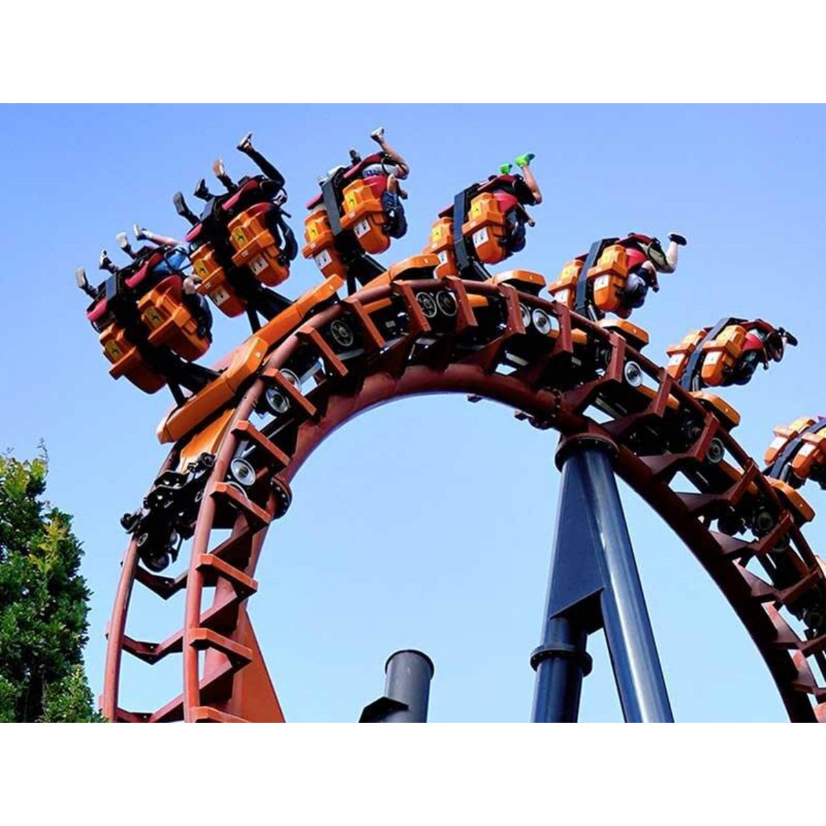 Smartbox Entrée à Walibi Belgium en 2025 pour 2 adultes et 1 enfant - Coffret Cadeau Sport & Aventure