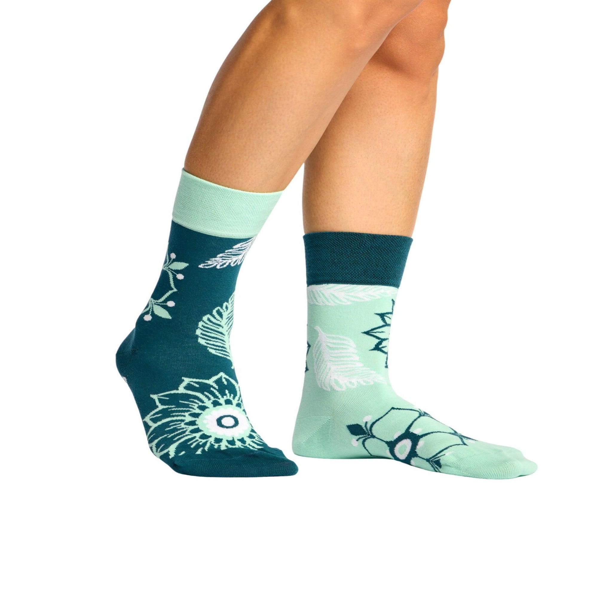 Voir la diapositive 2 : DEDOLES Chaussettes mandala & feuilles