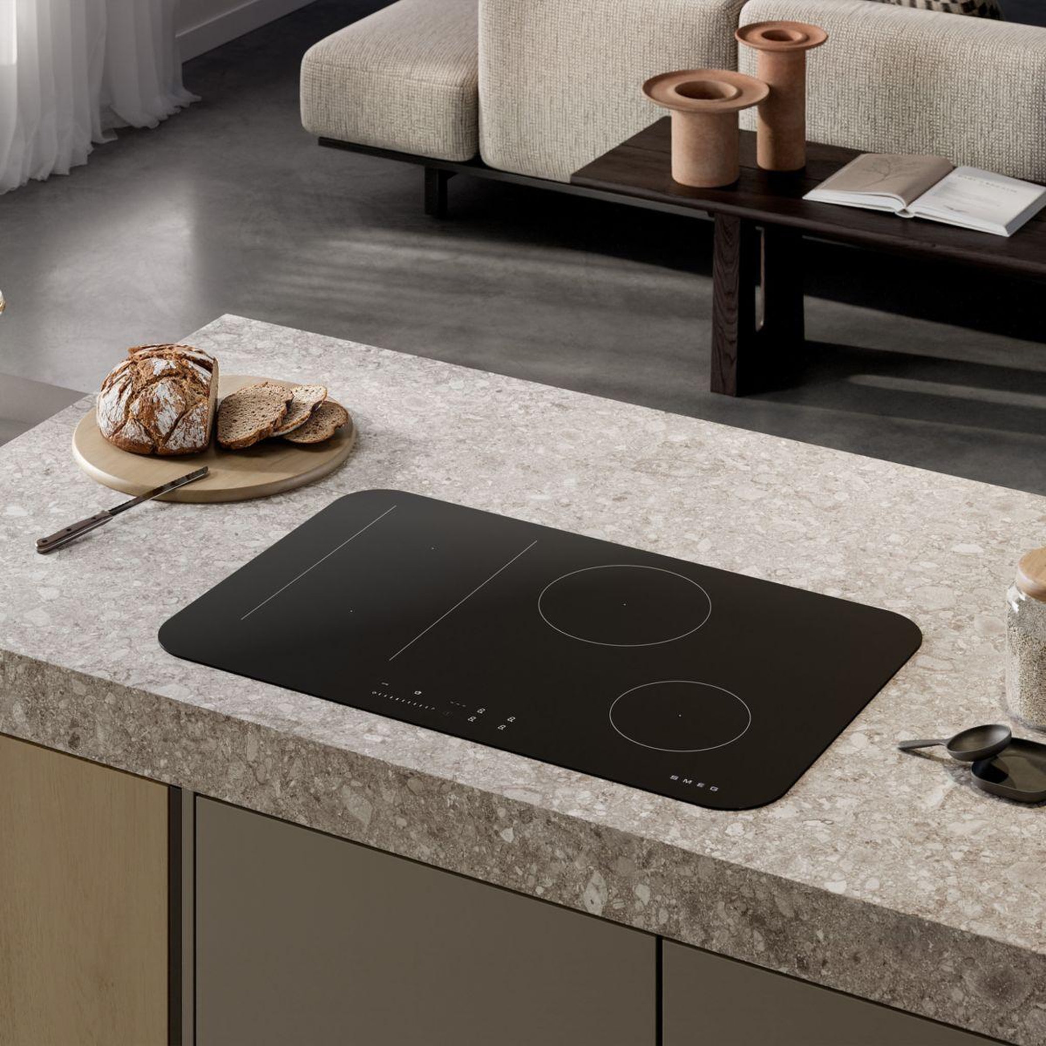Voir la diapositive 5 : SMEG Plaque induction sisl7844