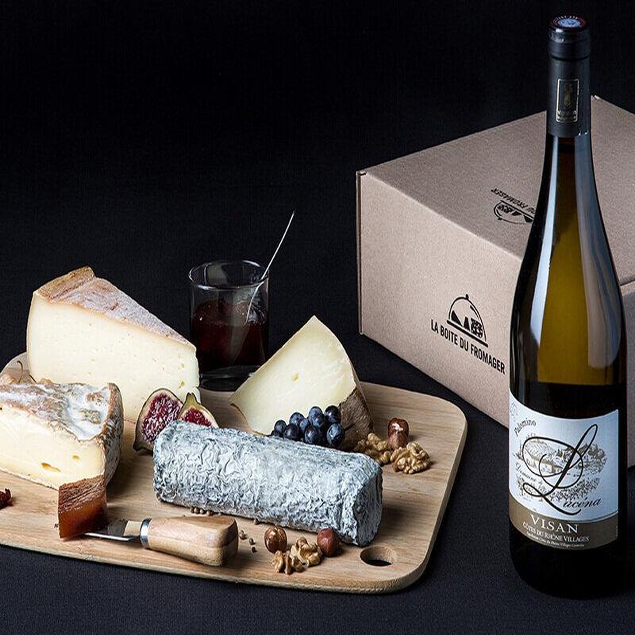 Voir la diapositive 2 : Smartbox Box fromage fermier et vin à déguster chez soi - coffret cadeau gastronomie