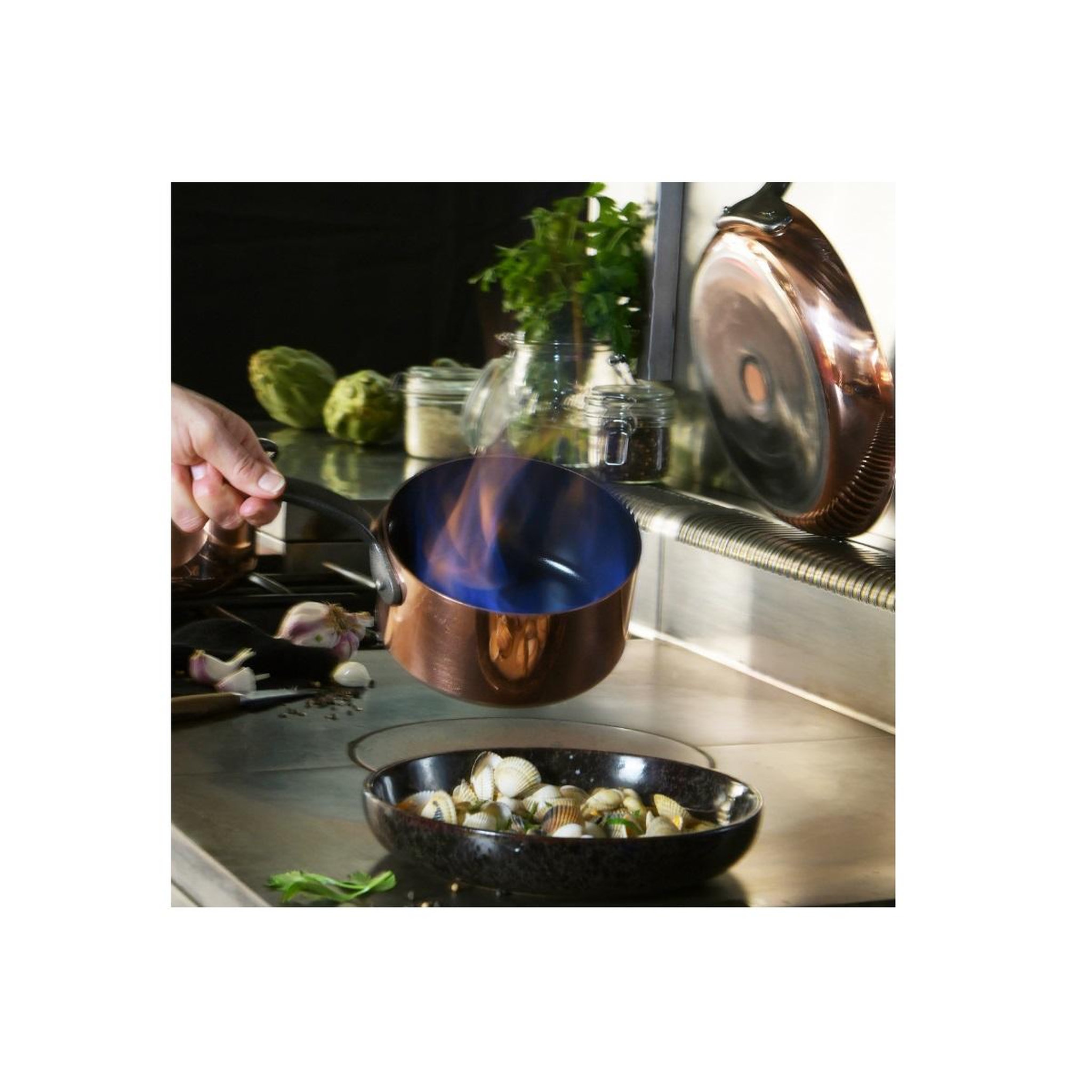Voir la diapositive 2 : BAUMALU Casserole cuivre 16cm - 202616