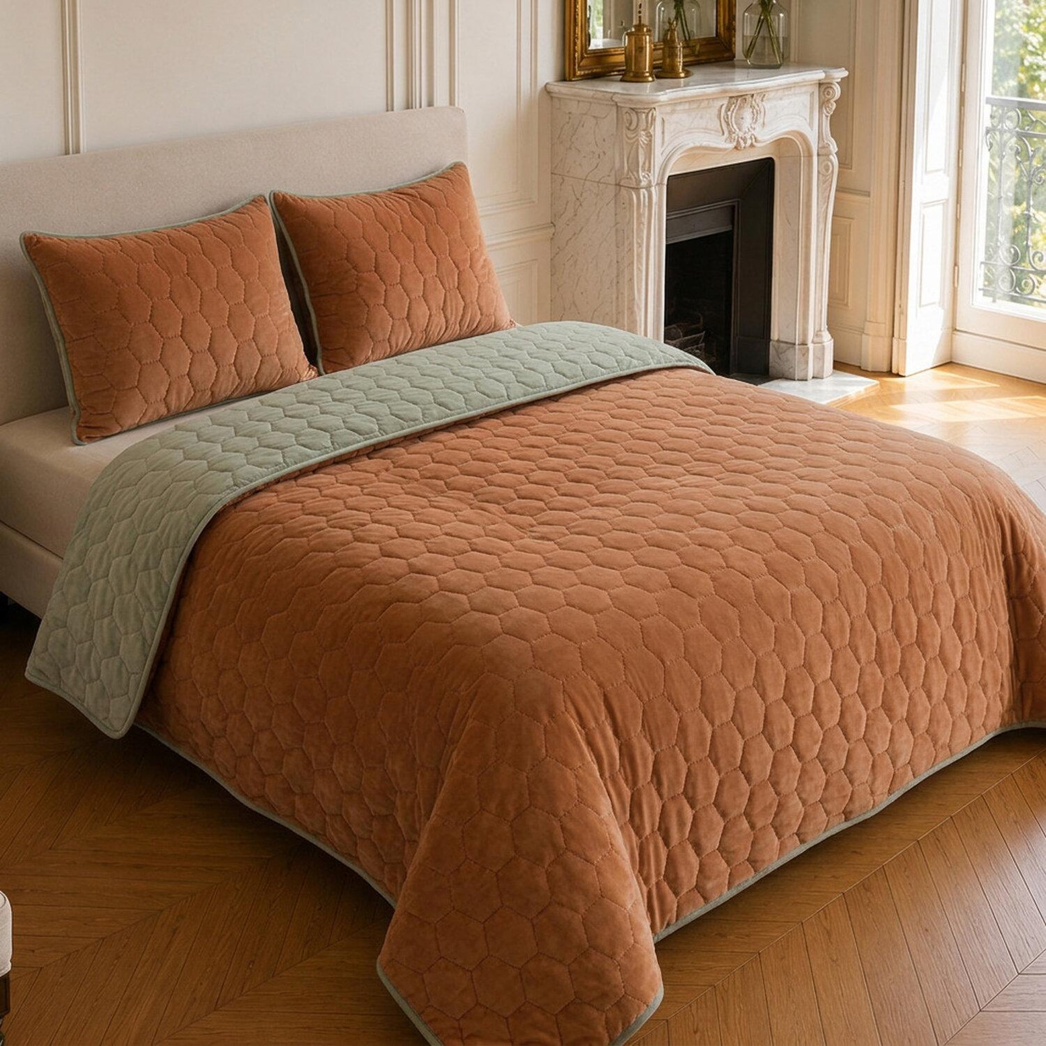 Voir la diapositive 2 : Home collection Couvre-lit matelassé réversible