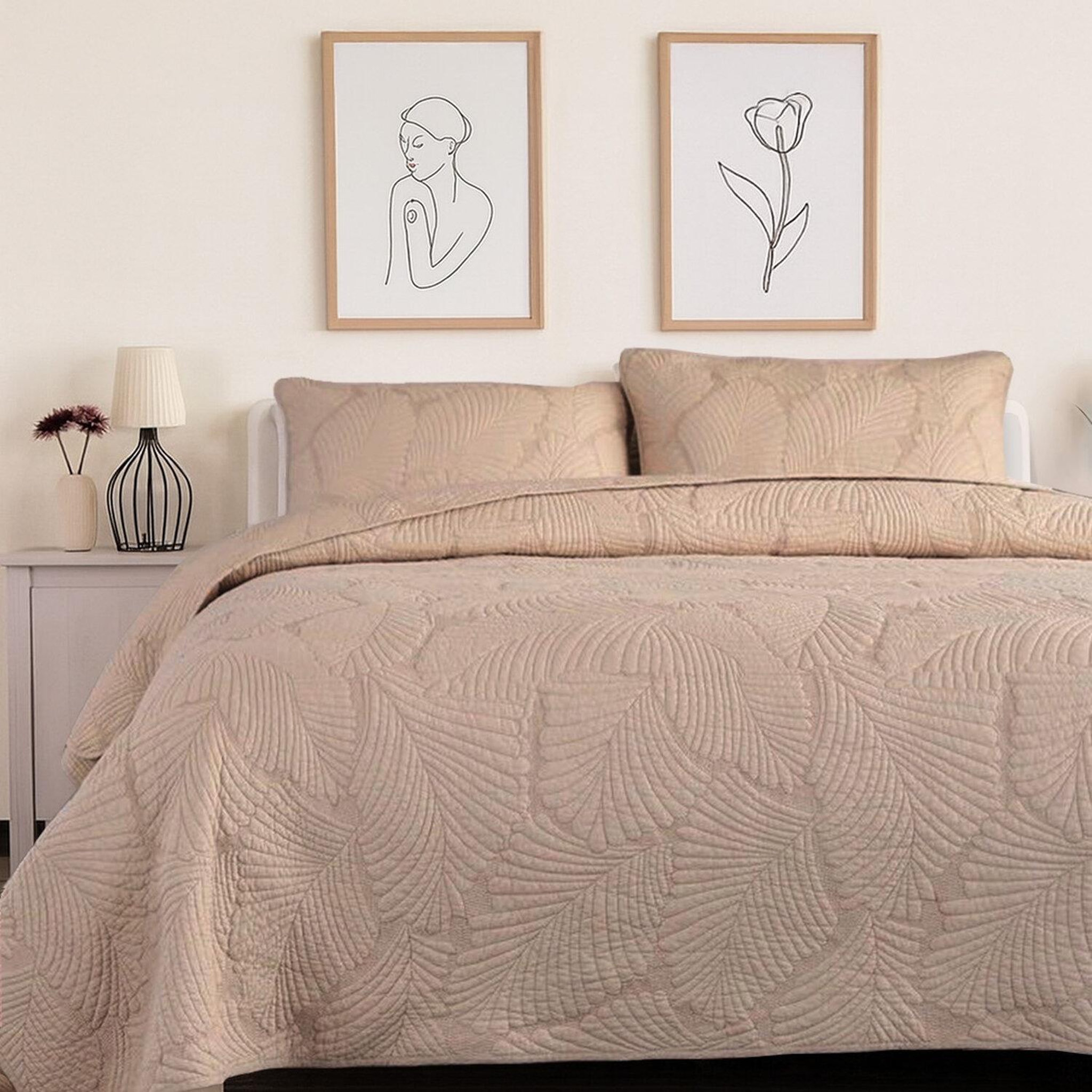Voir la diapositive 1 : Les Ateliers du Linge Boutis brode 100%polyester filoa