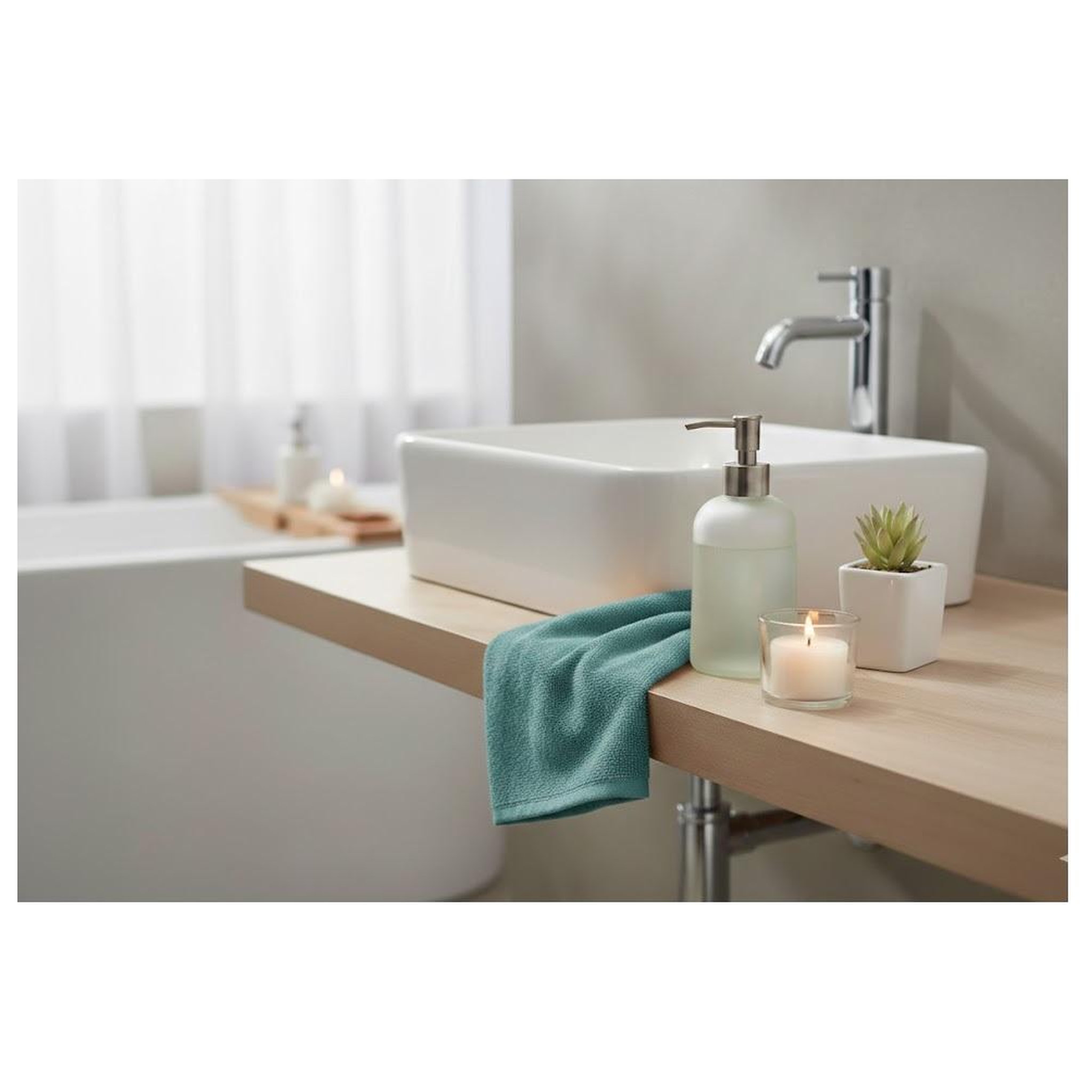 Voir la diapositive 2 : Eden Serviette de toilette en coton lilas