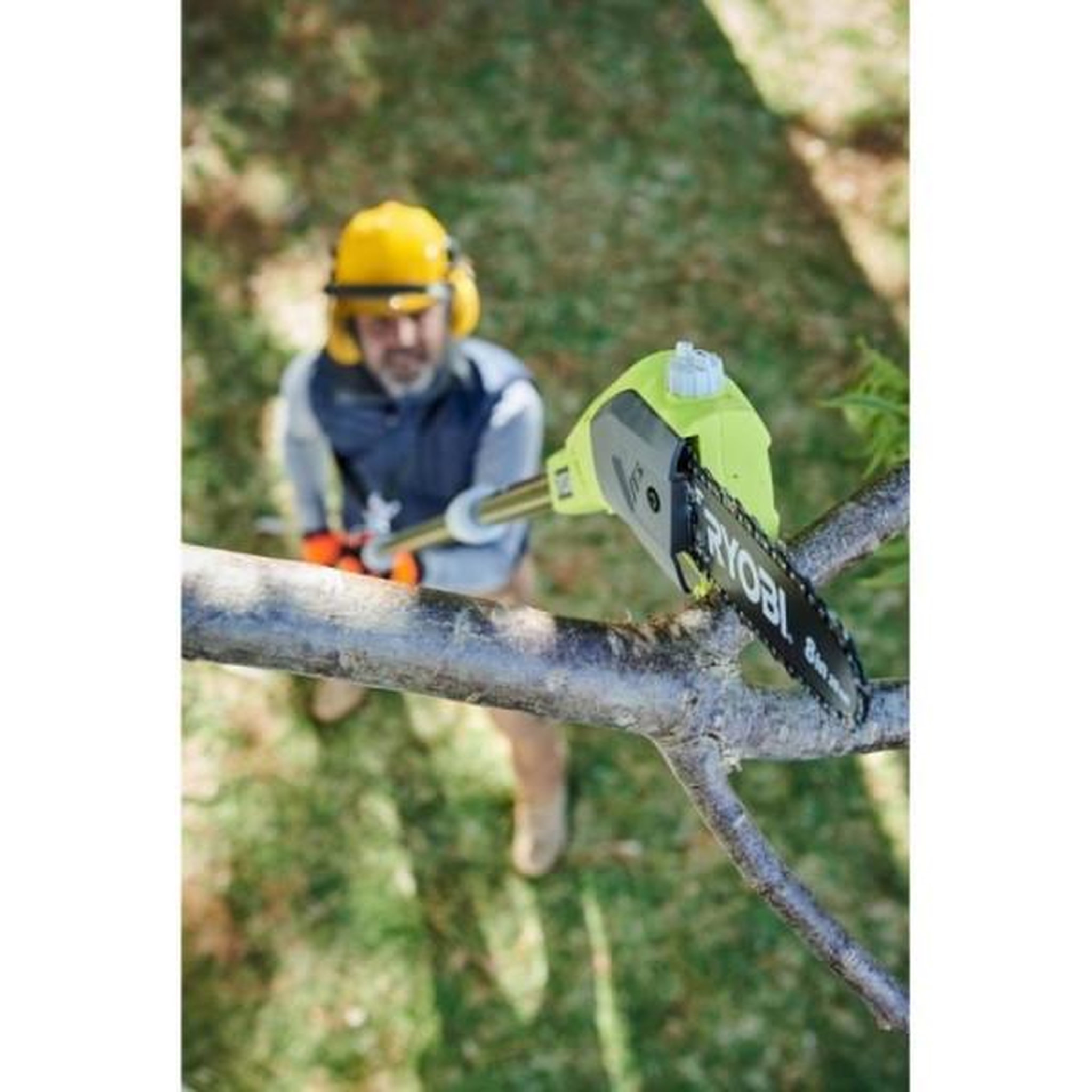 Voir la diapositive 4 : Ryobi RYOBI - Élagueur sur perche 18V - guide 20 cm - 5,5 m/s - tube d'extension 95 cm fourni - batterie 2,0 Ah & chargeur - RPP18202