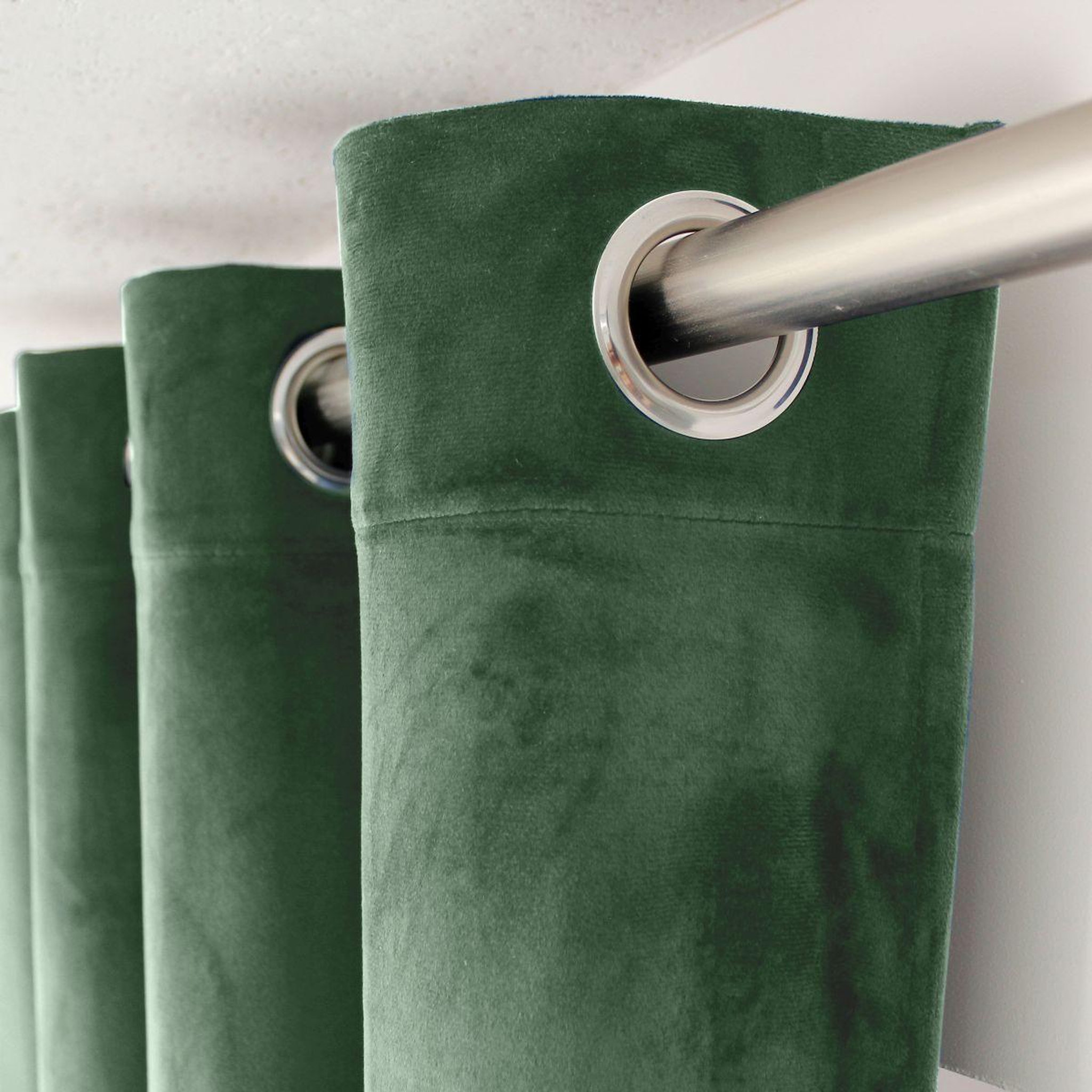 Voir la diapositive 2 : ENJOY HOME Rideau en velours  câlin  140x260cm vert argile