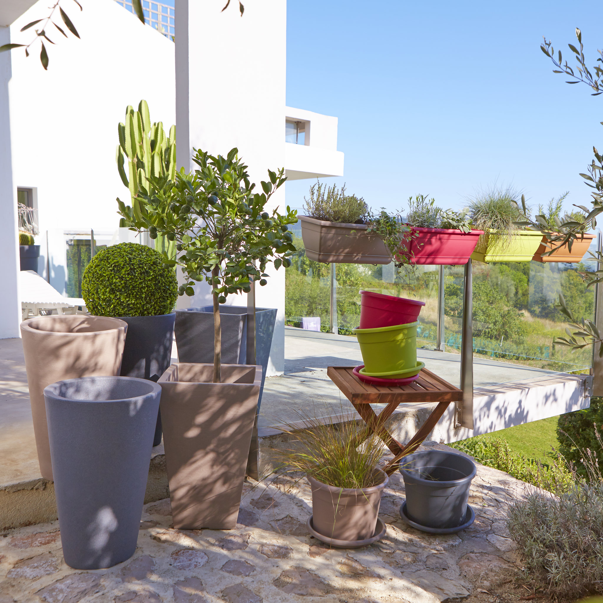 Voir la diapositive 2 : Jardinière rose 108L RECTO
