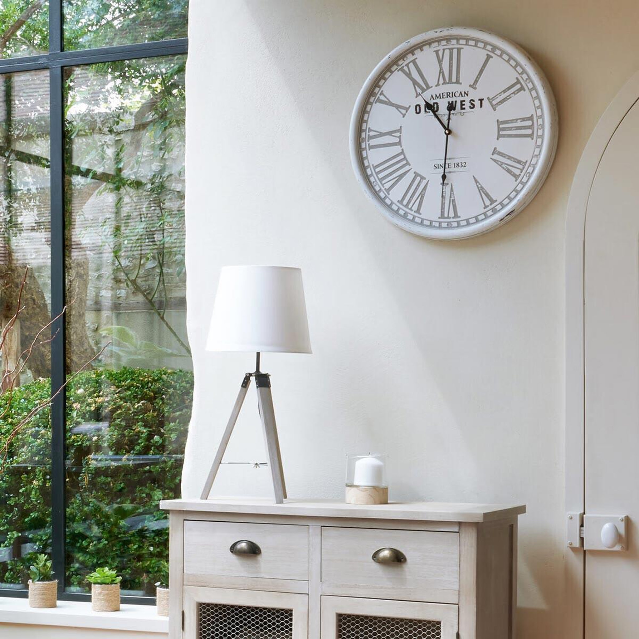 Voir la diapositive 2 : ATMOSPHERA Lampe à poser trépied en bois  runo  58cm lin