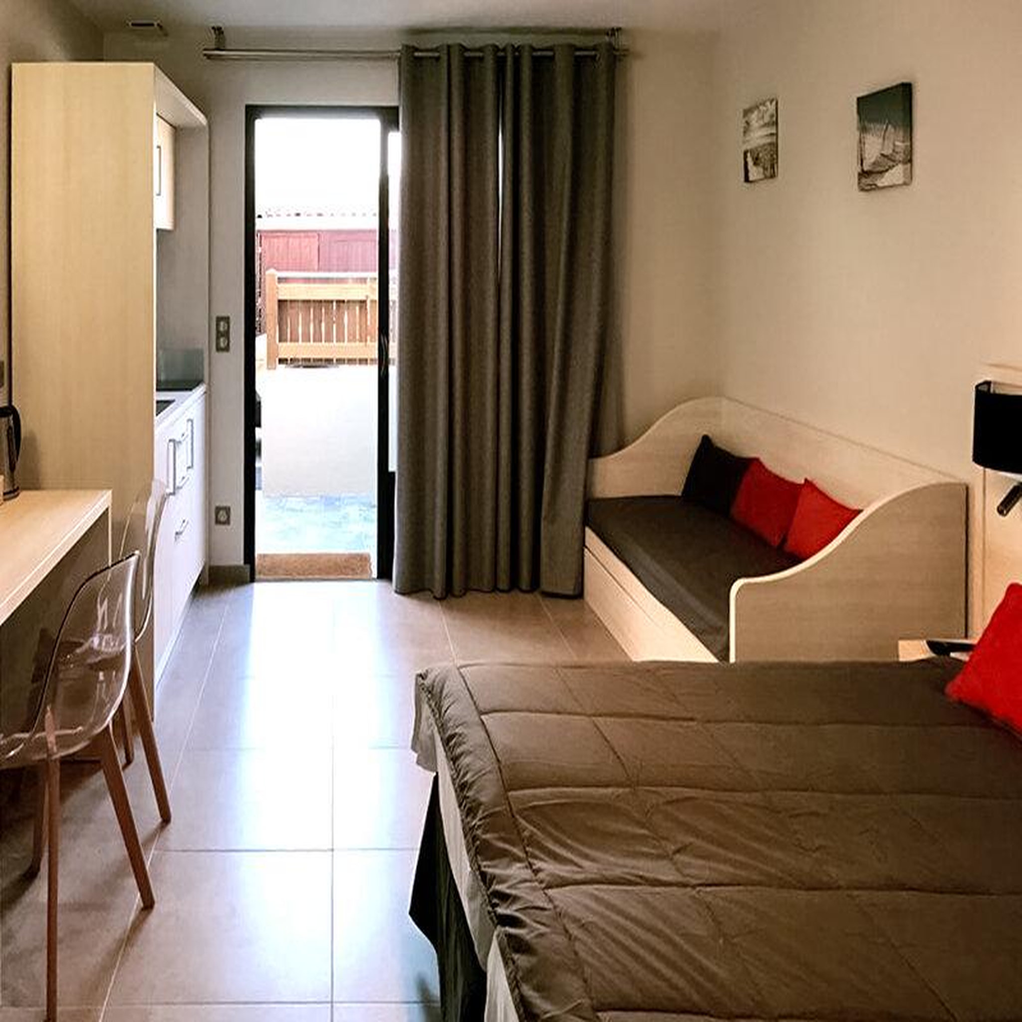 Voir la diapositive 3 : Smartbox 2 jours en studio avec balade en bateau près d'arcachon - coffret cadeau séjour