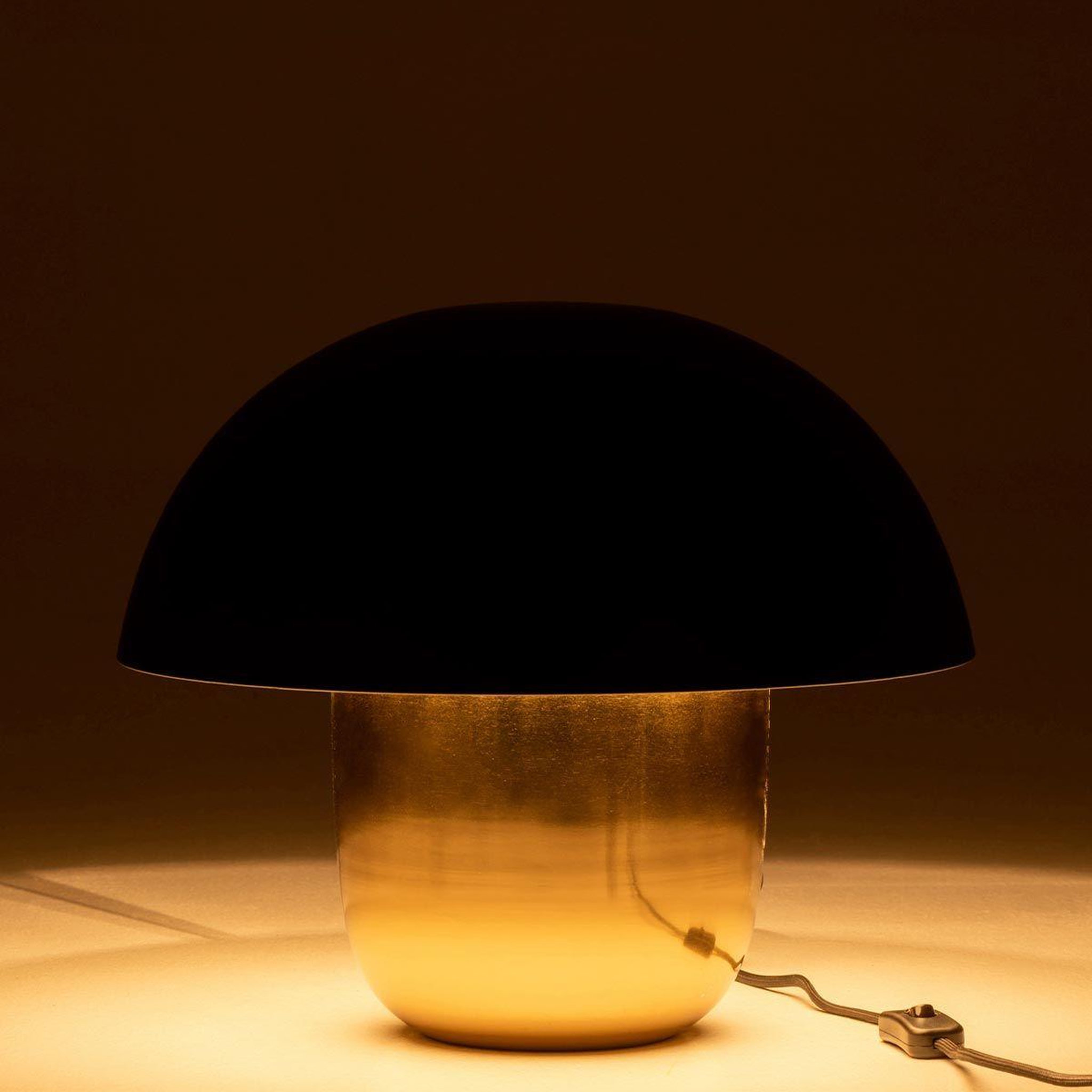Voir la diapositive 3 : J-LINE Lampe à poser  champignon métal  40cm noir & or