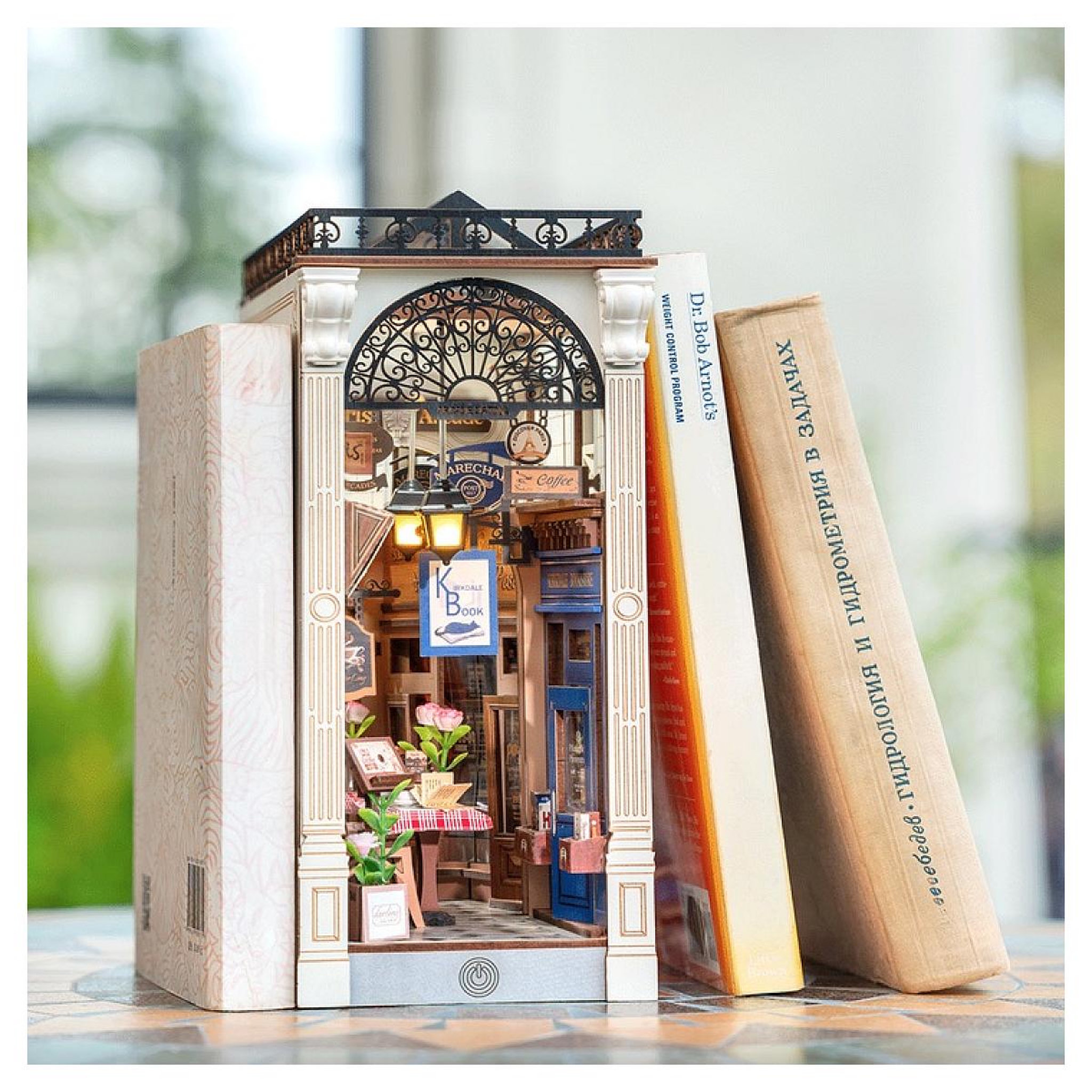 Voir la diapositive 5 : ROBOTIME Maquette DIY Arcade Dating - Serre Livres