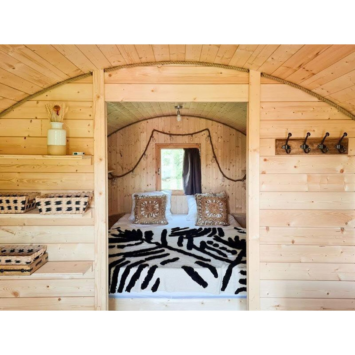 Smartbox Séjour insolite en famille : 5 jours en roulotte près de Saint-Etienne - Coffret Cadeau Séjour