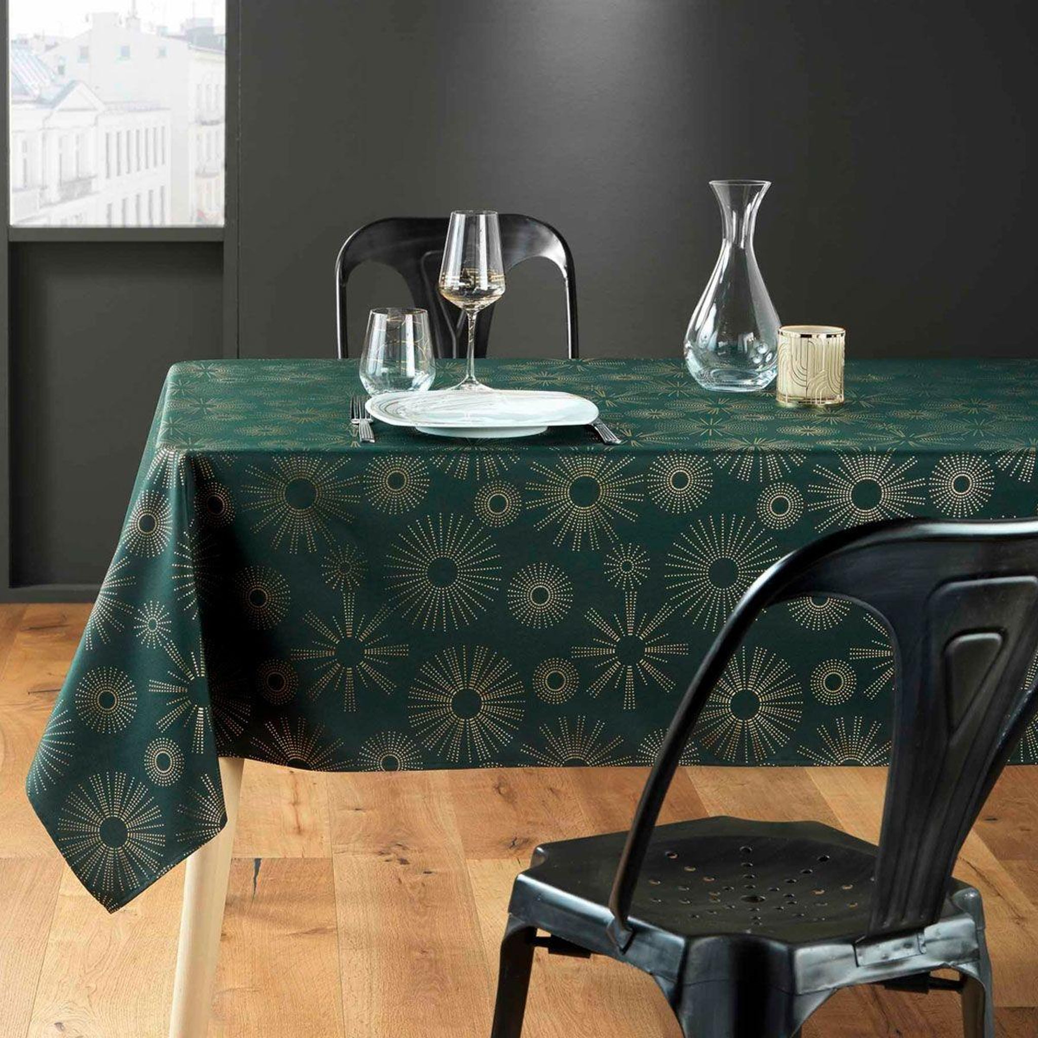 Voir la diapositive 3 : Douceur d'Intérieur Nappe imprimé métallisé  pampille  150x300cm vert & or