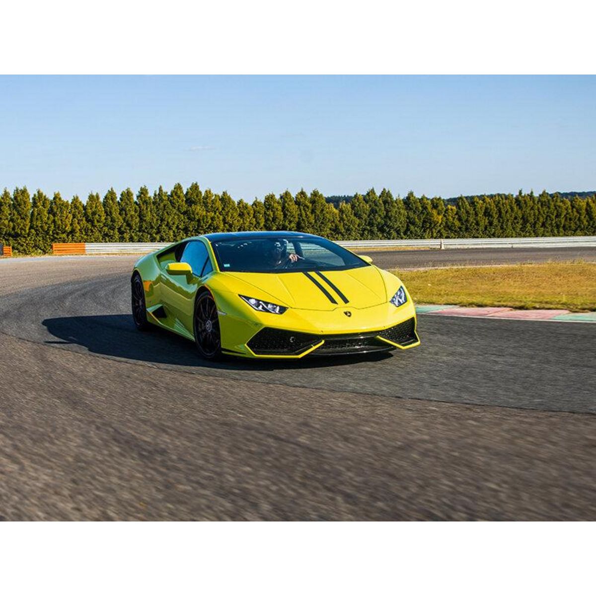 Smartbox Stage de pilotage multivolant : 2 tours en Porsche, 2 tours en Lamborghini Huracan et 2 tours en Ferrari 488 sur le circuit de Croix-en-Ternois - Coffret Cadeau Sport & Aventure