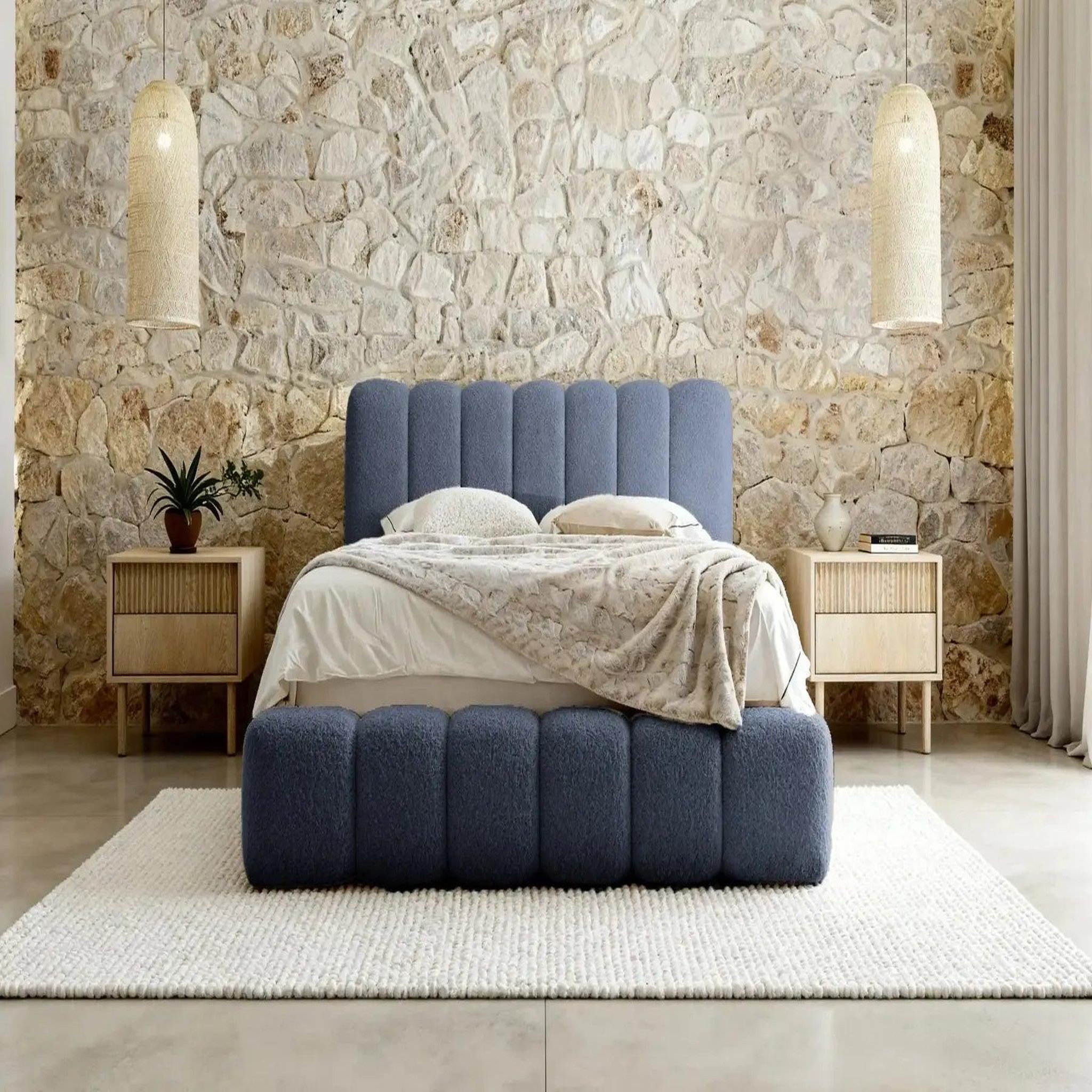 Voir la diapositive 6 : CASANOVA PARIS Garance - lit coffre tissu chenille