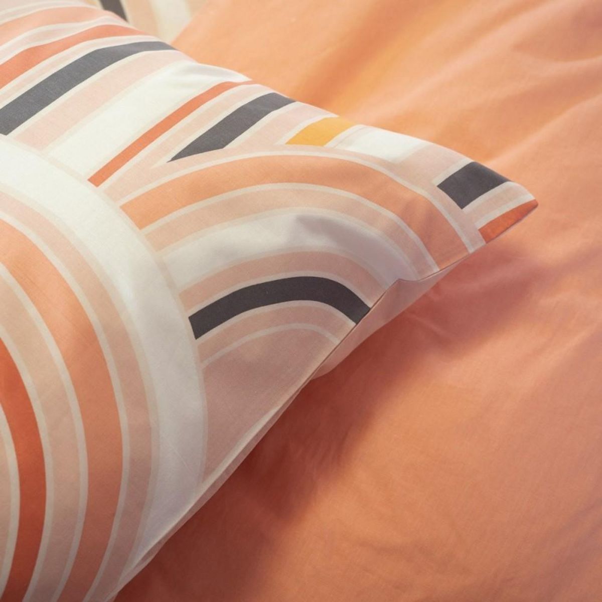 COTE DECO Housse de couette 240x220 + 2 taies LOVE 100% Coton 57 fils