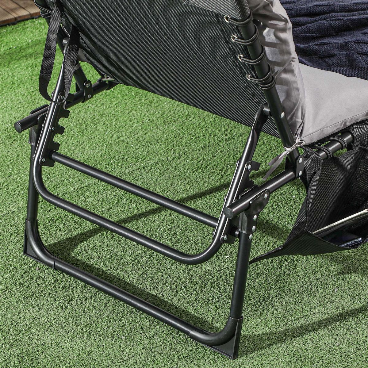 OUTSUNNY Bain de soleil transat pliable inclinable avec poignée, pochette rangement et matelas grand confort gris