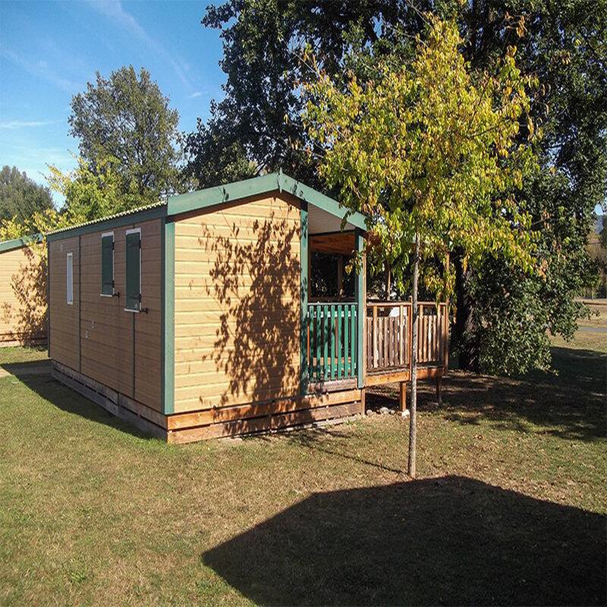 Voir la diapositive 2 : Smartbox 3 jours en famille dans un chalet près du puy-en-velay - coffret cadeau séjour