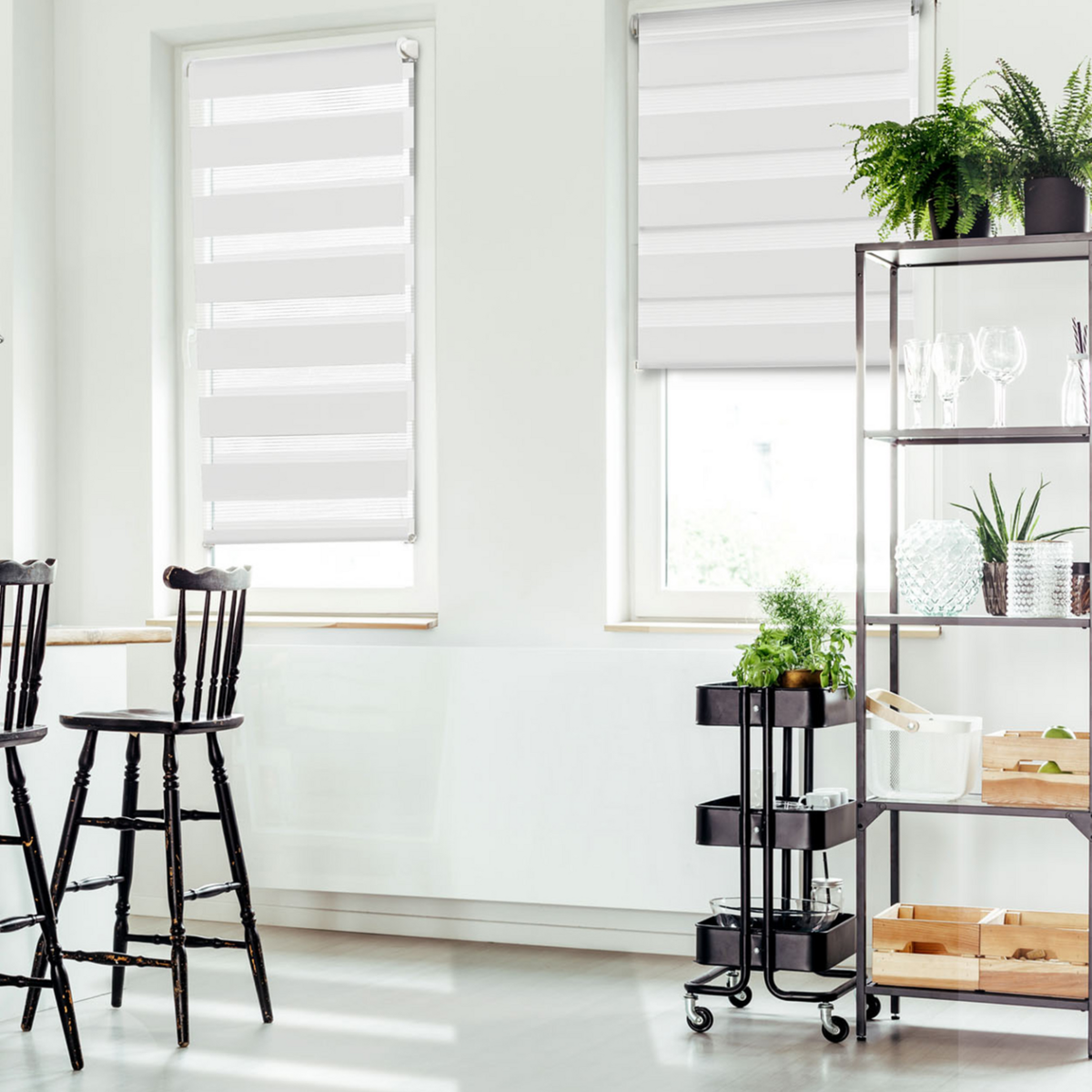 ID MARKET Lot de 2 stores enrouleurs zébrés jour nuit l.55 x H. max 170 CM blancs