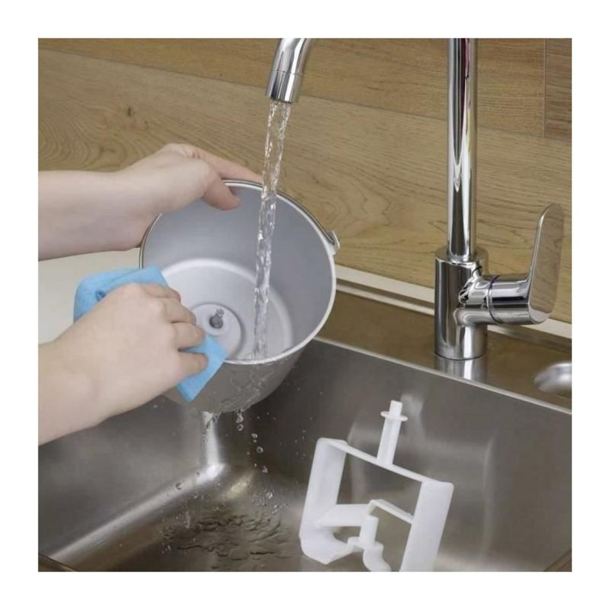 SEVERIN SEVERIN EZ7405 Sorbetiere Yaourtiere 2 en 1 - Fonction innovante pour la realisation de glaces sorbets et de yaourts / inox bros