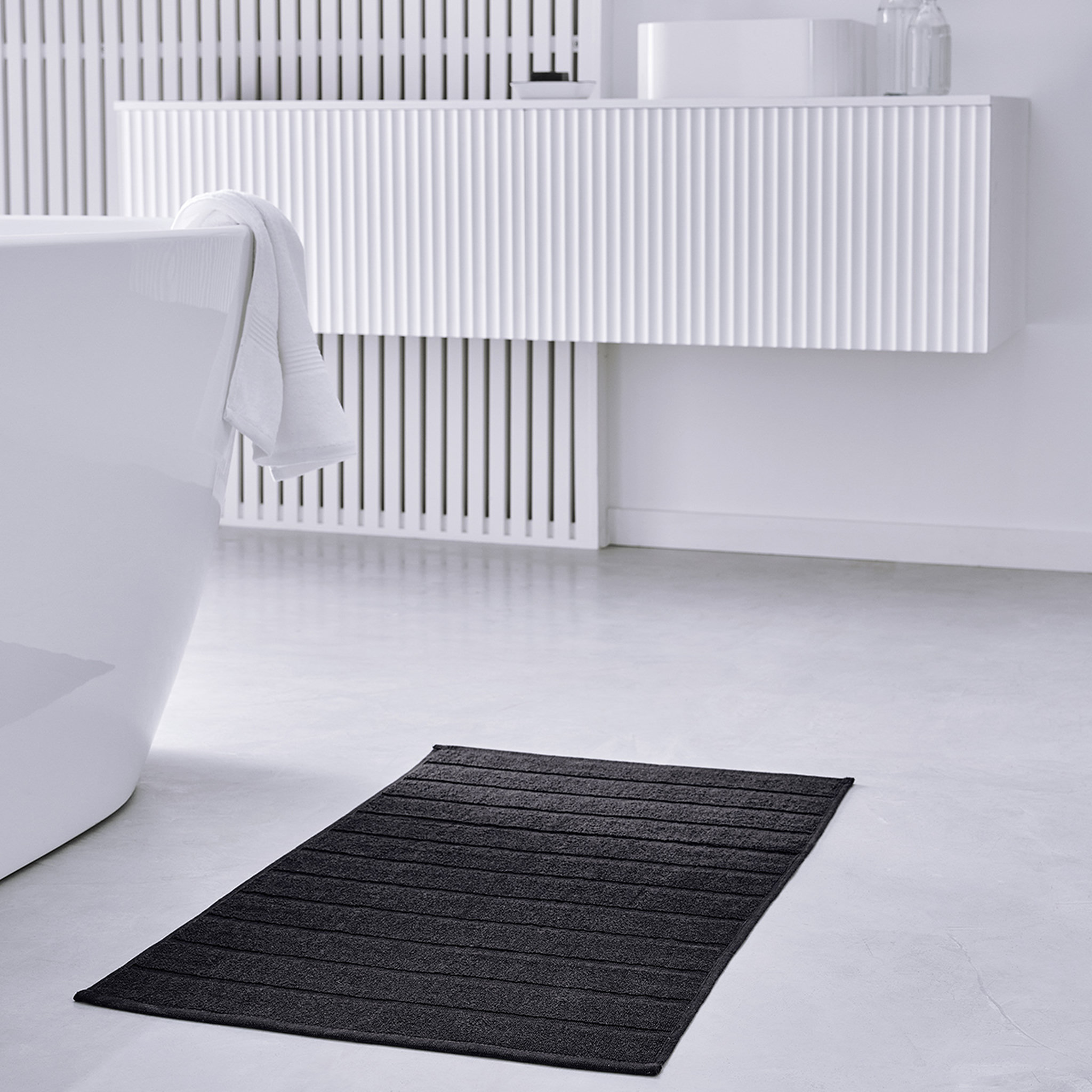 Voir la diapositive 1 : TODAY Tapis de bain uni en coton 700 g/m²