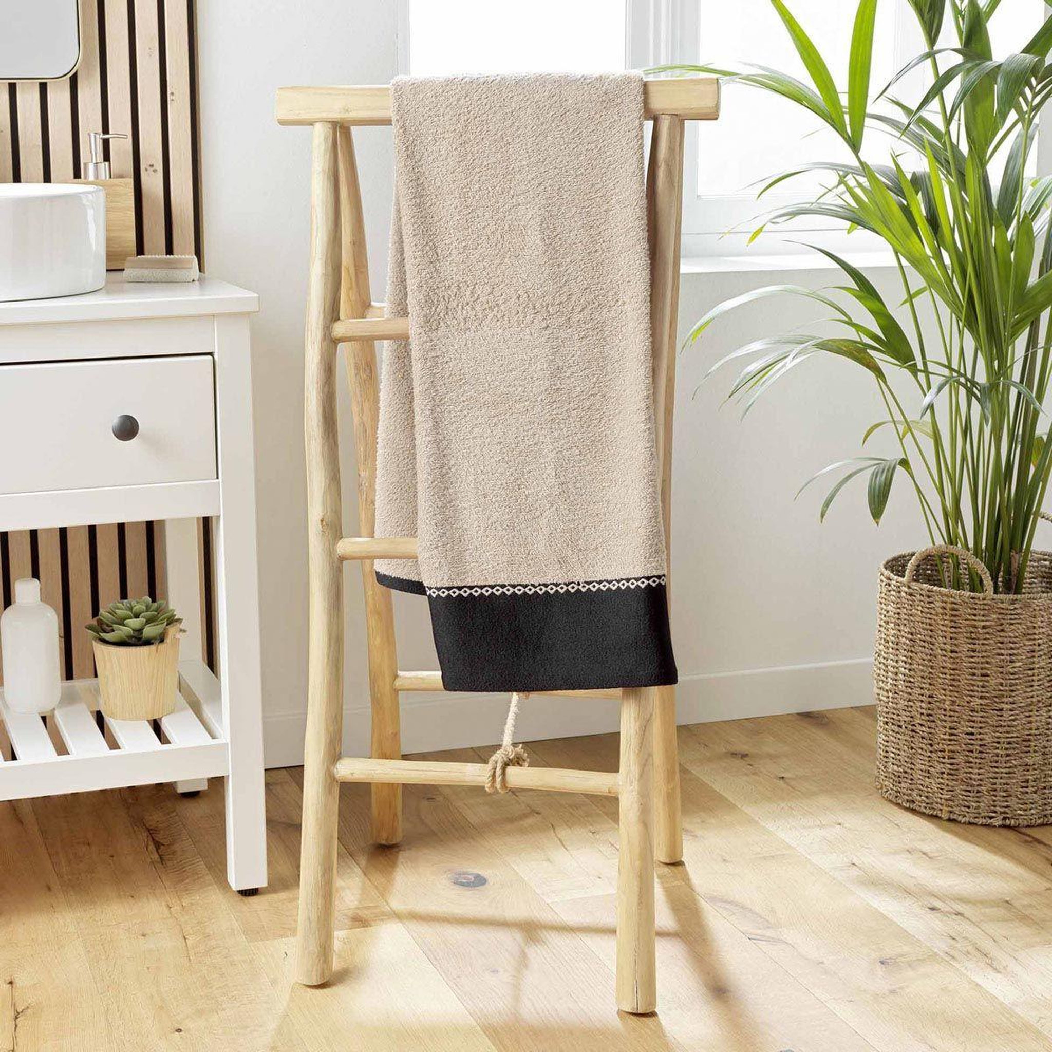 Voir la diapositive 2 : Douceur d'Intérieur Drap de douche  majesty  70x130cm sable