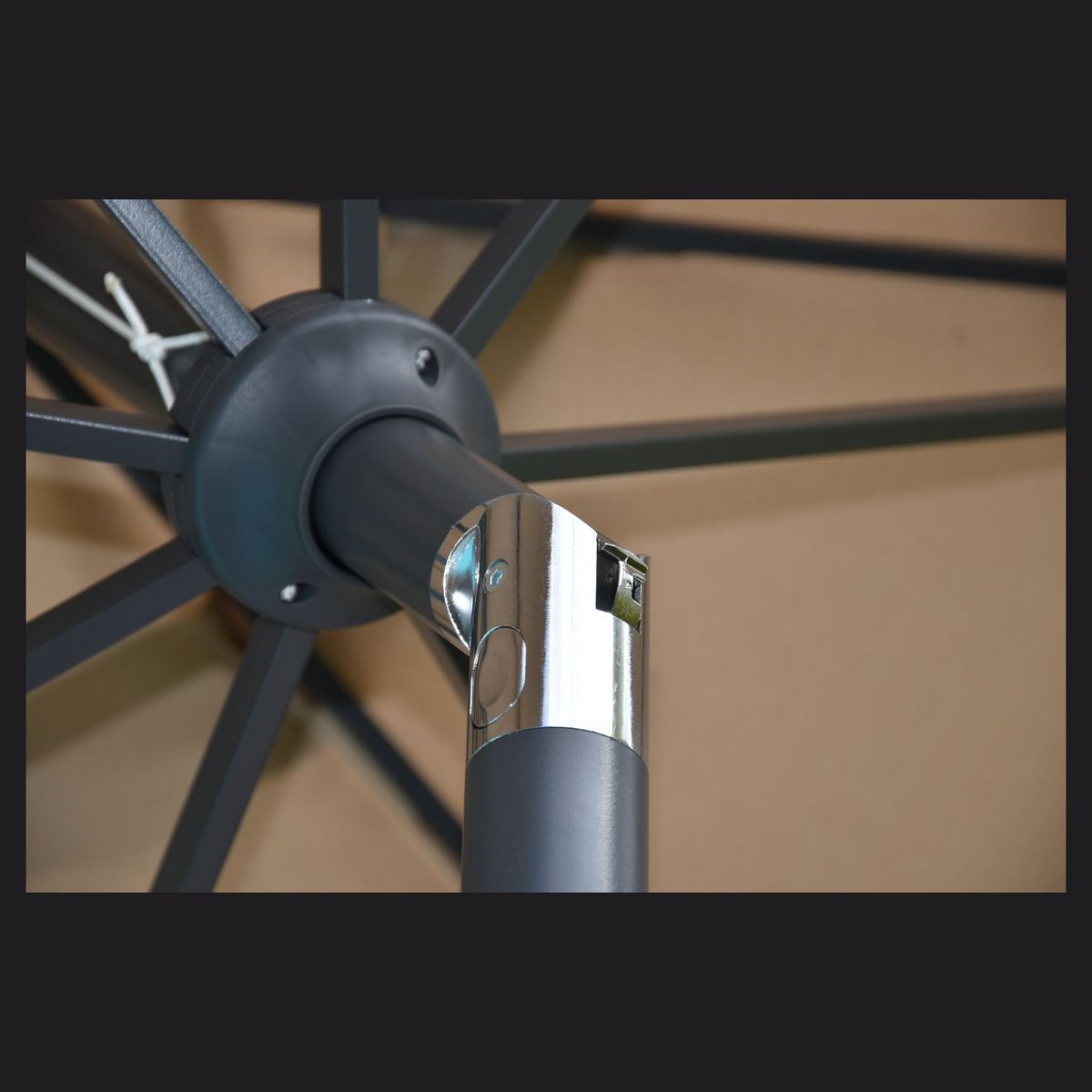 Givex Parasol rond - Taupe - 3m - TILT