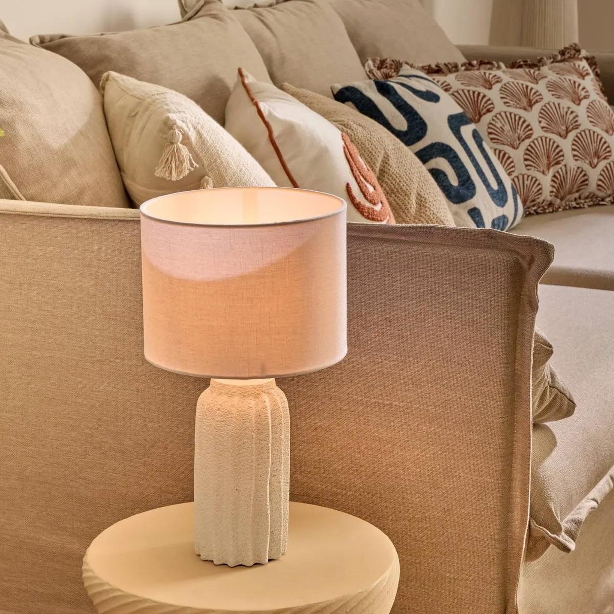 Voir la diapositive 6 : ATMOSPHERA Lampe à poser en béton  fernan  36cm blanc