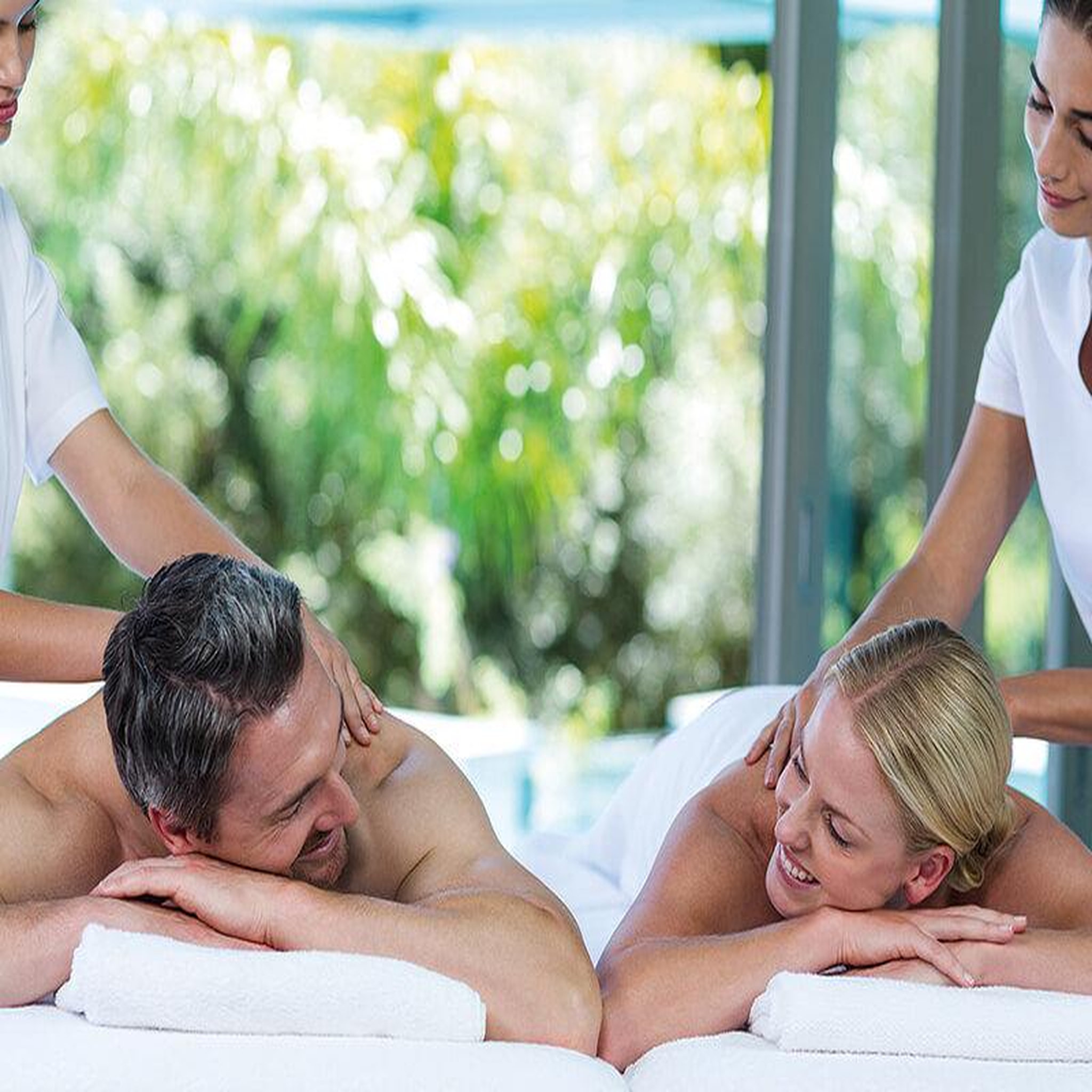 Voir la diapositive 3 : Smartbox Massage avec accès à l'espace bien-être et dîner Menu 3 Plats pour 2 - Coffret Cadeau Multi-thèmes