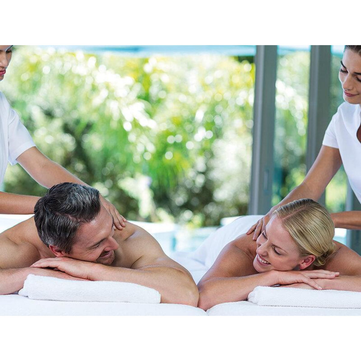 Smartbox Massage avec accès à l'espace bien-être et dîner Menu 3 Plats pour 2 - Coffret Cadeau Multi-thèmes