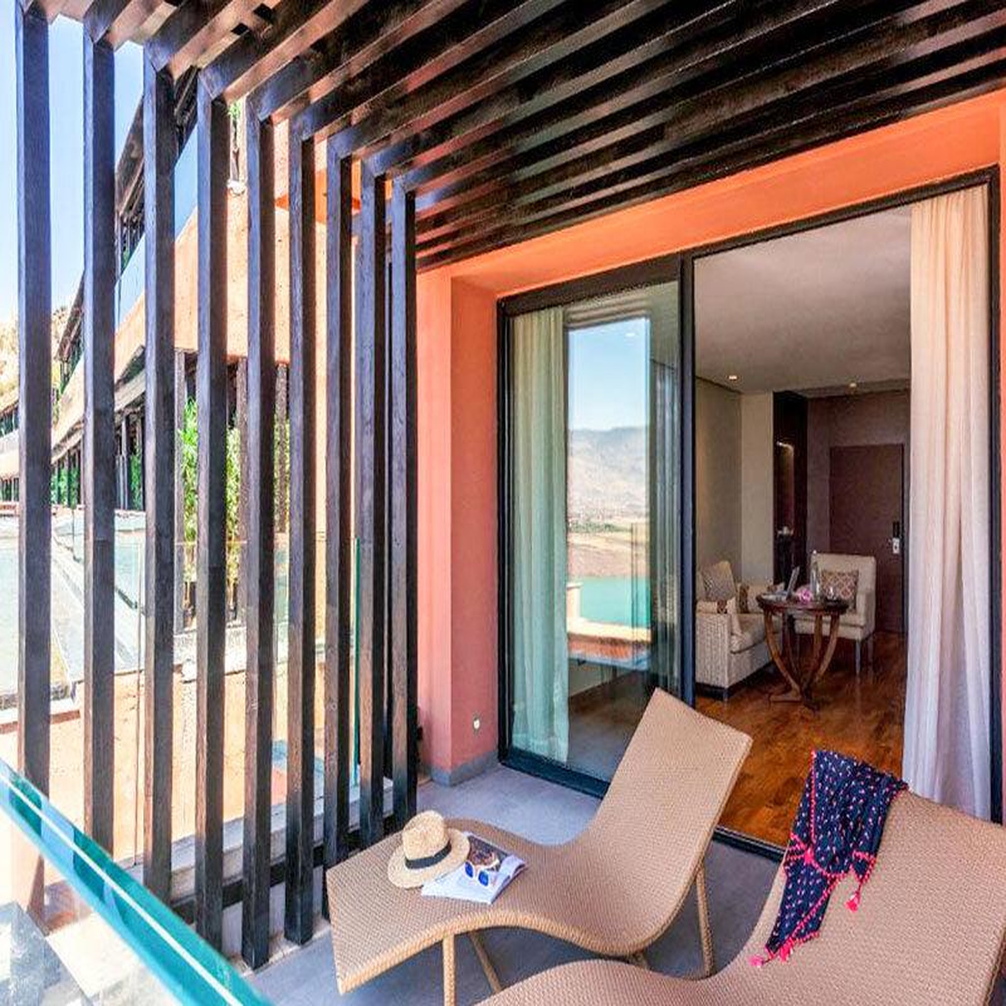 Voir la diapositive 2 : Smartbox 3 jours d'exception en suite d'un hôtel 5* au maroc avec dîner, massage et sortie en bateau - coffret cadeau séjour
