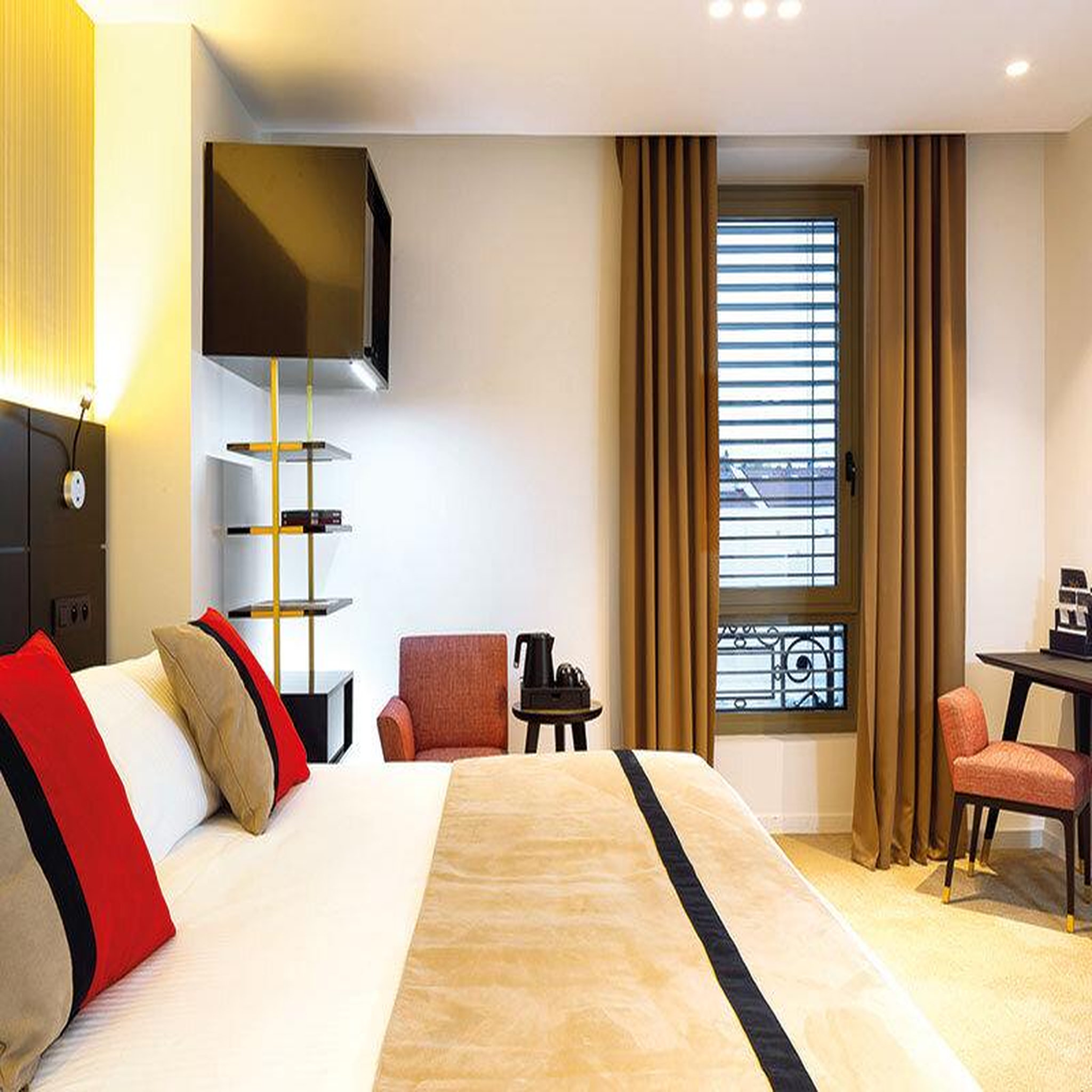 Voir la diapositive 2 : Smartbox Séjour en suite en hôtel 4* avec 2h d'accès au spa à mâcon - coffret cadeau séjour