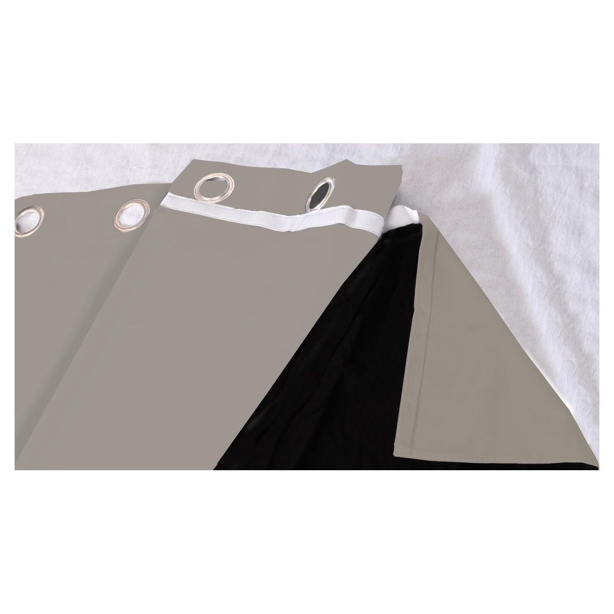 Rideau à oeillets isolant double face en polyester