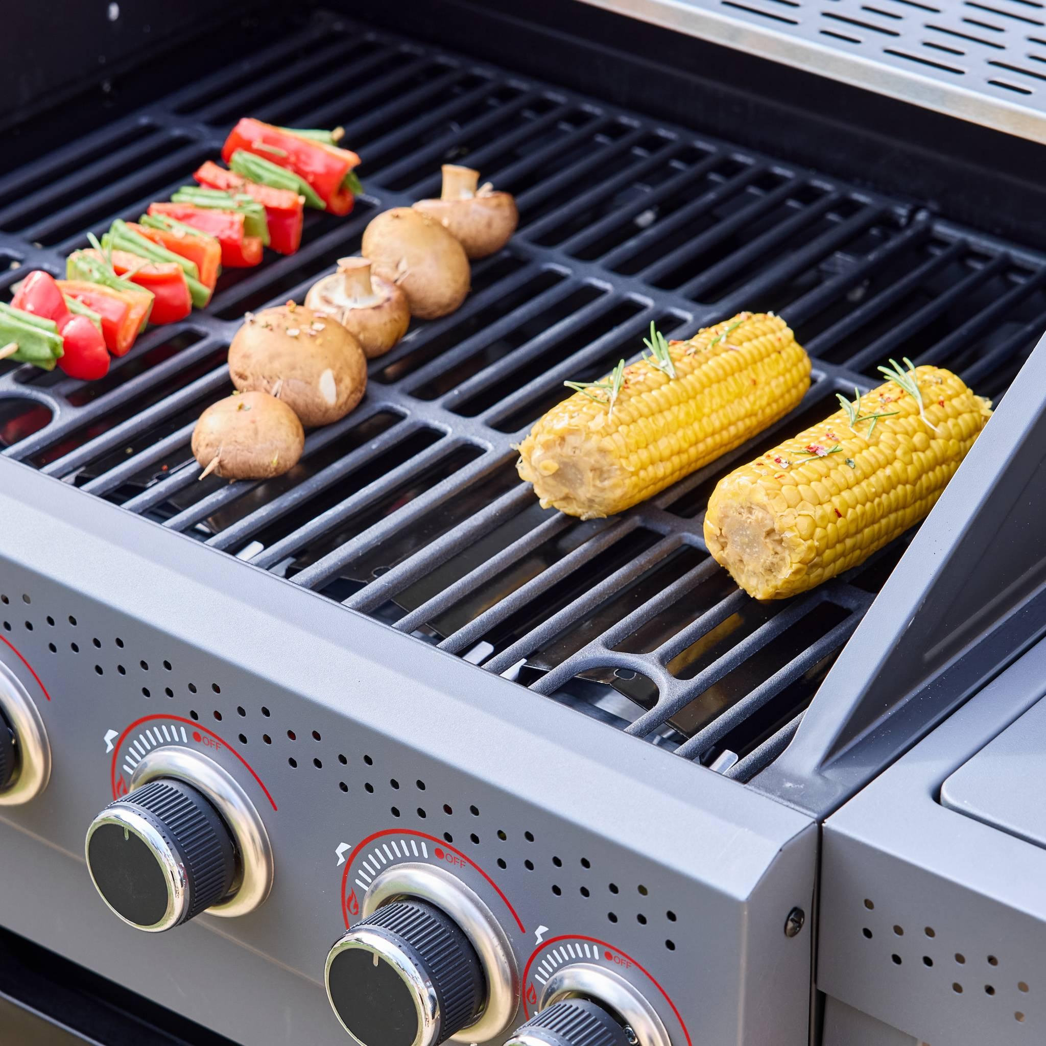 Voir la diapositive 5 : SWEEEK Barbecue au gaz Edmond noir. 4 brûleurs + 1 feu latéral. avec thermomètre. L 122x P62 x H143 cm