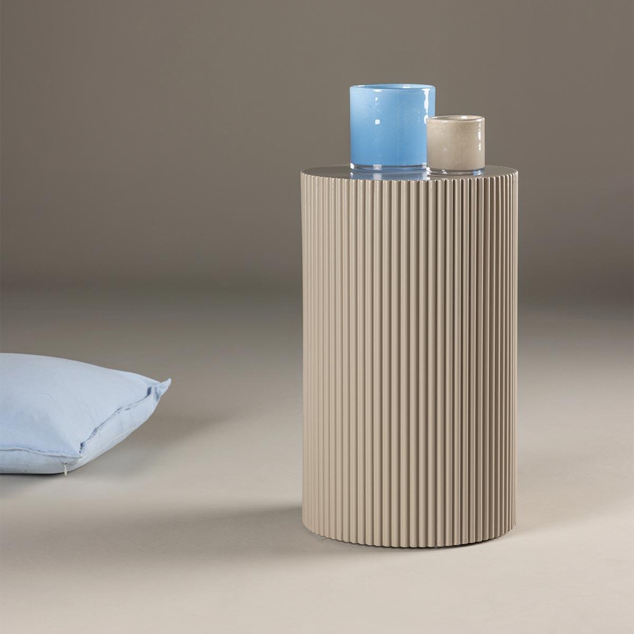 Voir la diapositive 2 : Paris Prix Table d'Appoint Nervurée  Lenox  50cm Beige