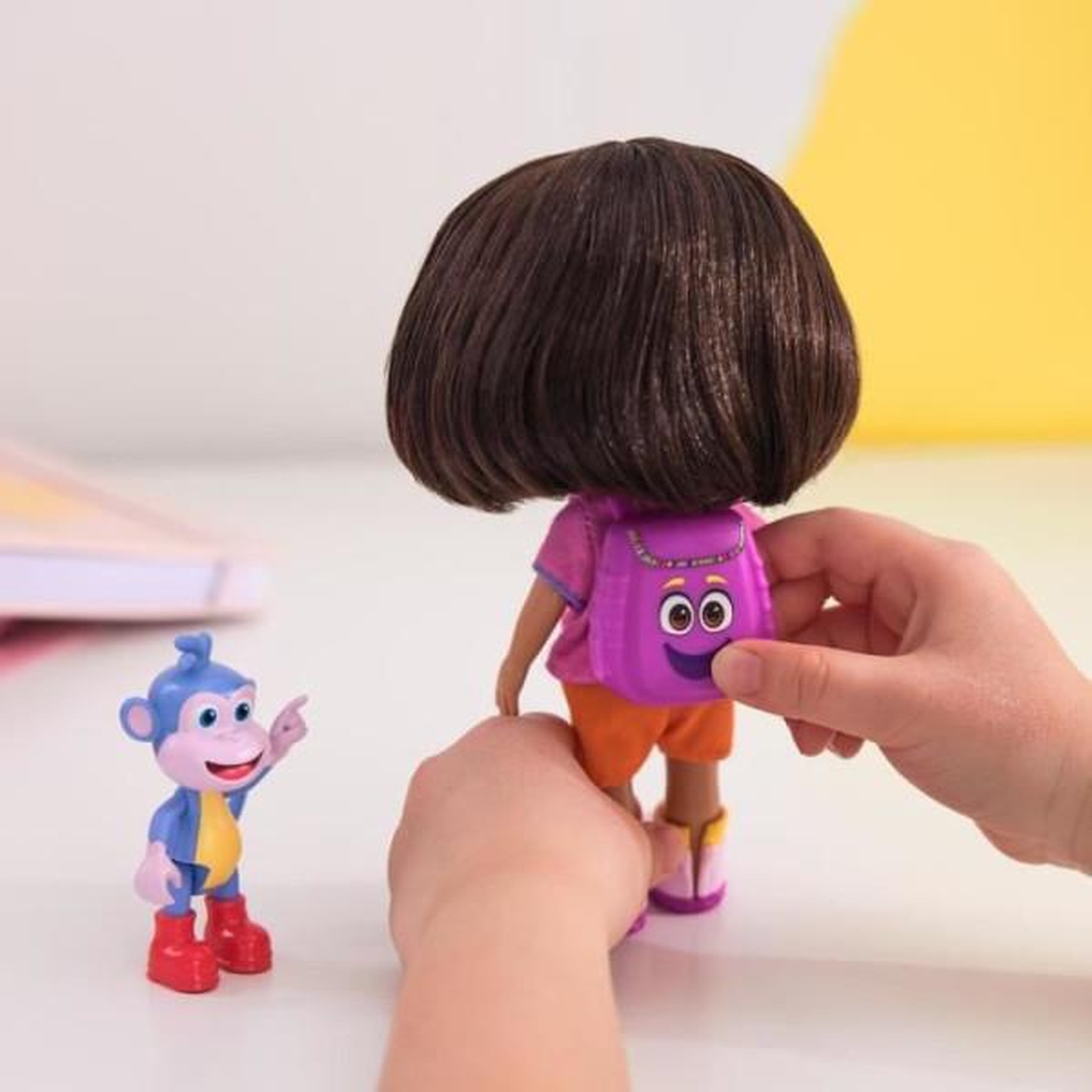 Voir la diapositive 4 : Spin Master Poupée Dora 15 cm + Figurine Babouche - Dora