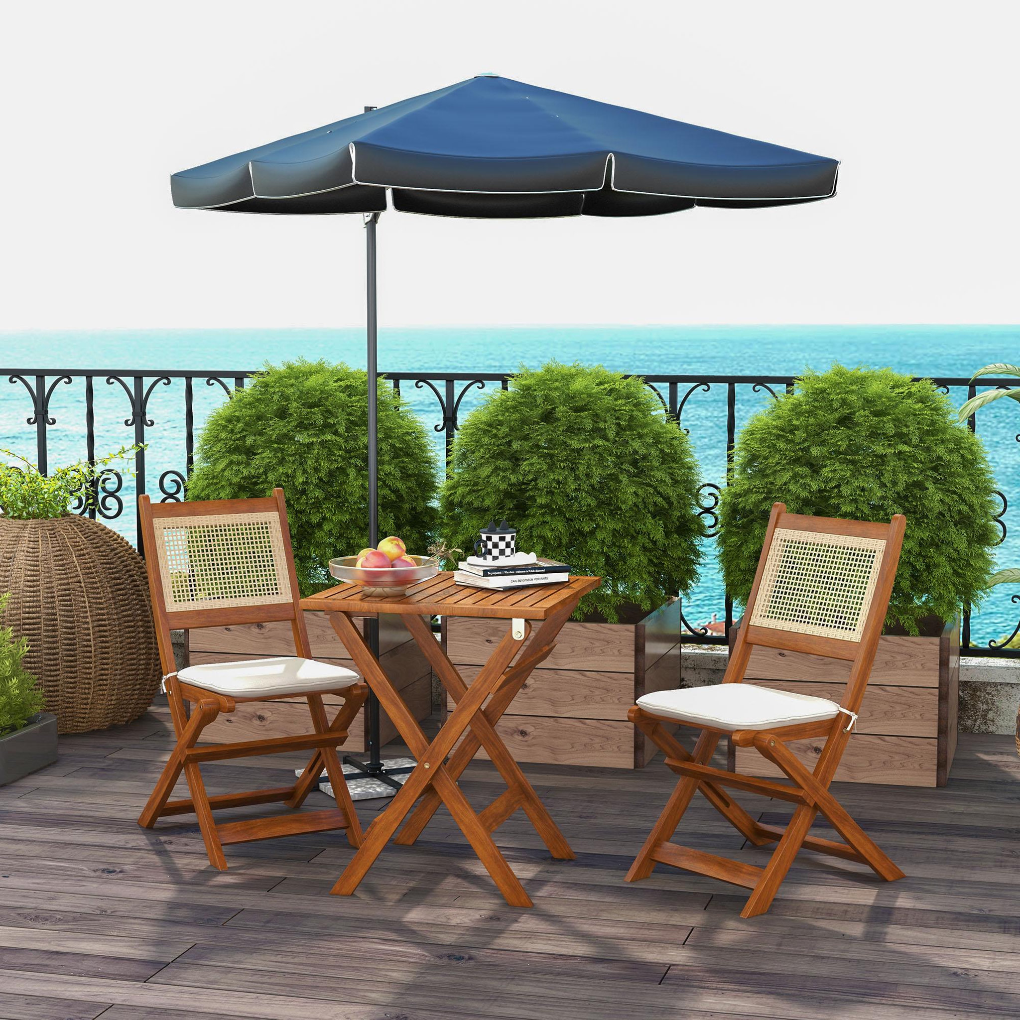 Voir la diapositive 2 : OUTSUNNY Ensemble bistro de jardin style exotique 2 places 3 pcs pliables bois acacia résine aspect rotin coussins blanc inclus