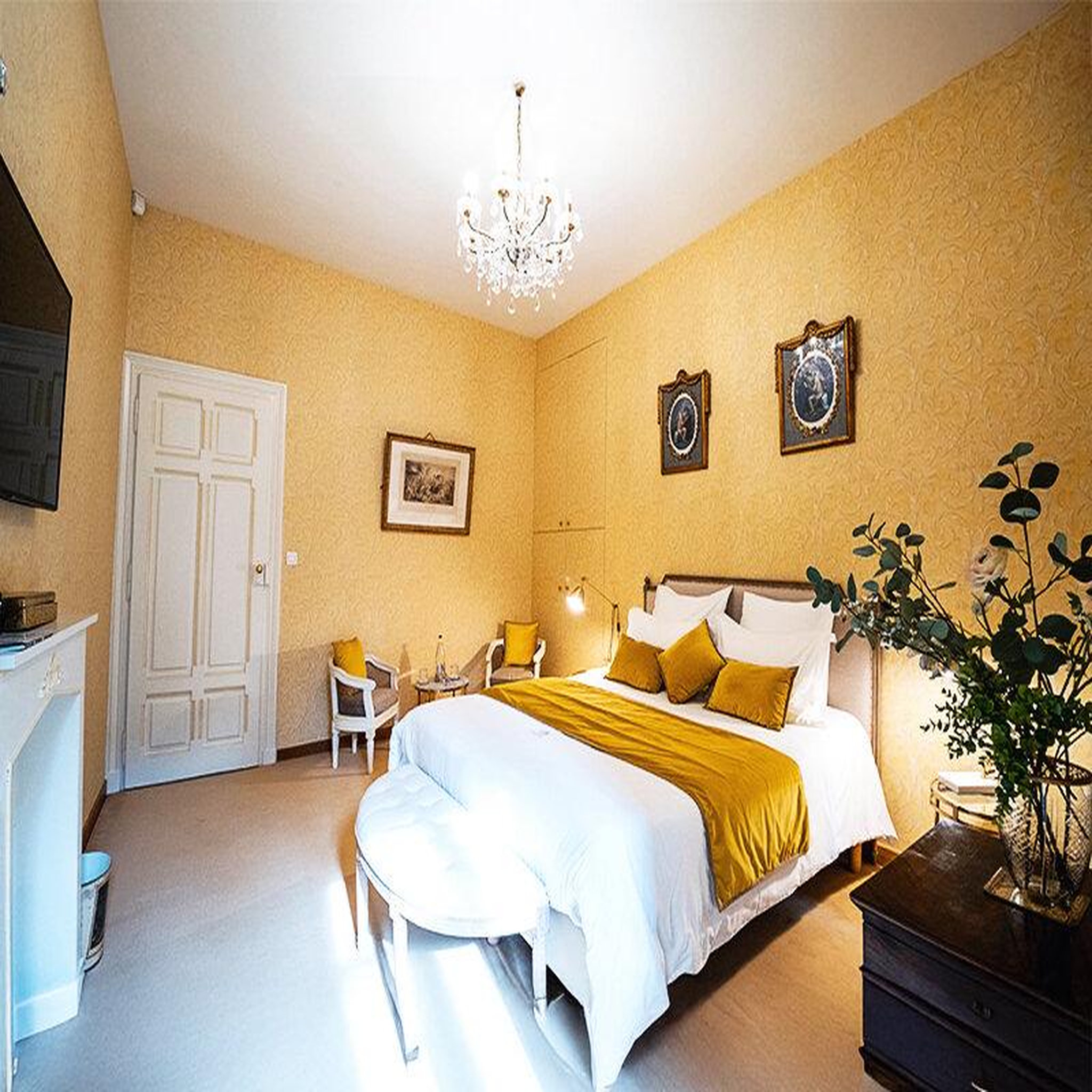 Voir la diapositive 3 : Smartbox 2 jours en suite dans un château 4* près d'annecy - coffret cadeau séjour