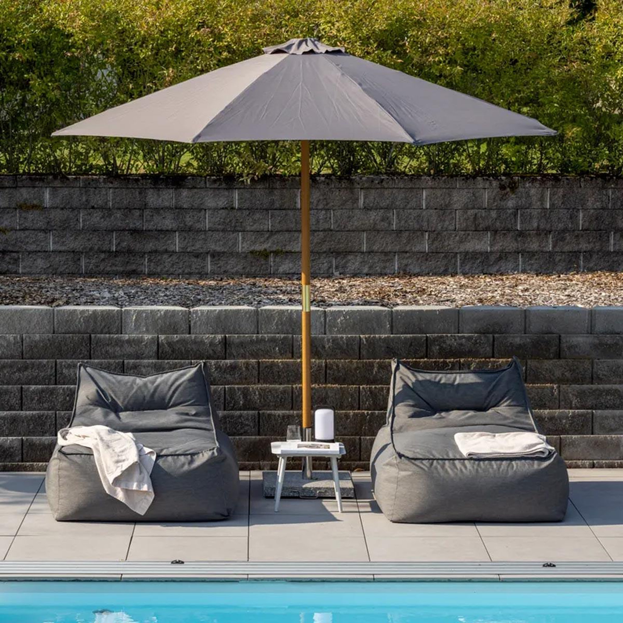 Voir la diapositive 5 : Paris Prix Parasol en bois  ixos  300cm gris