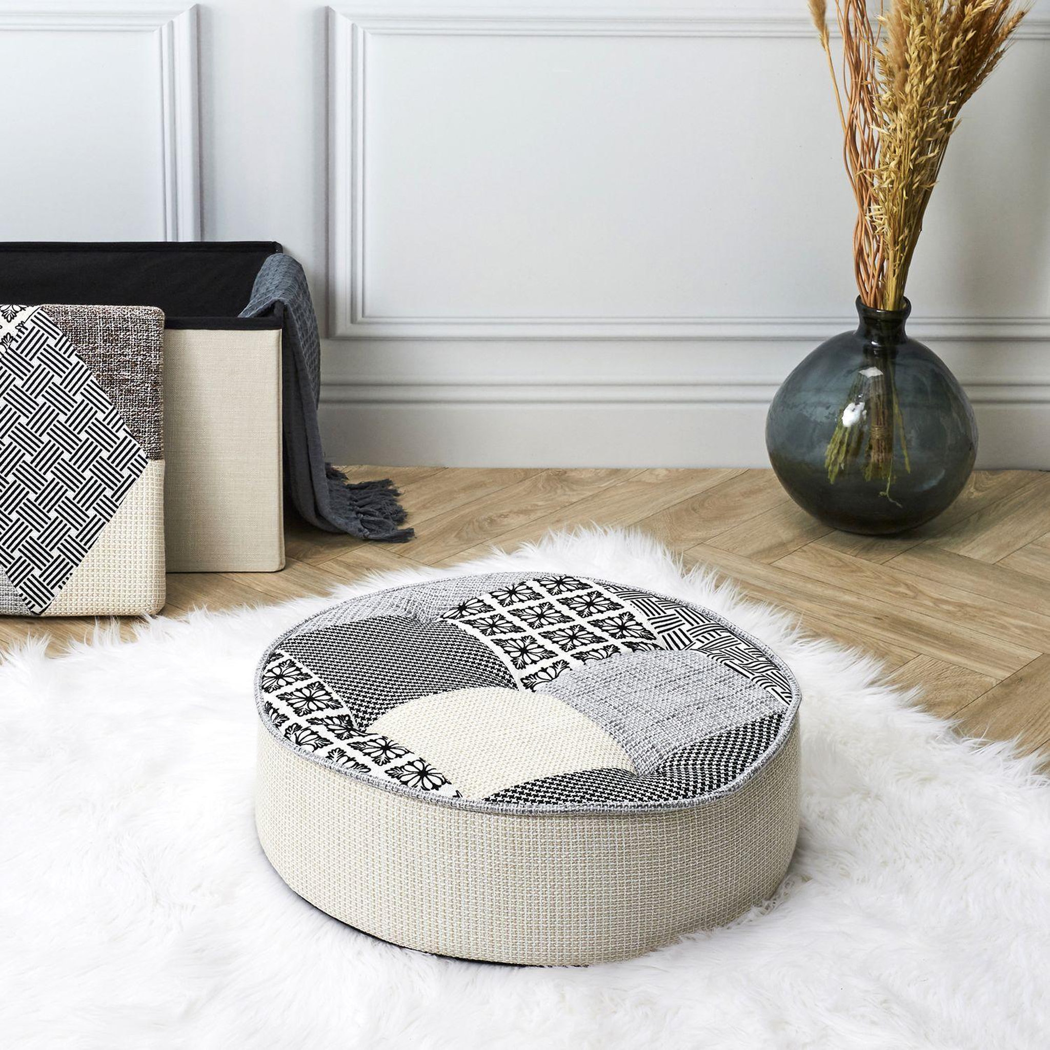 Voir la diapositive 3 : TOILINUX Pouf rond patchwork - Beige et Gris