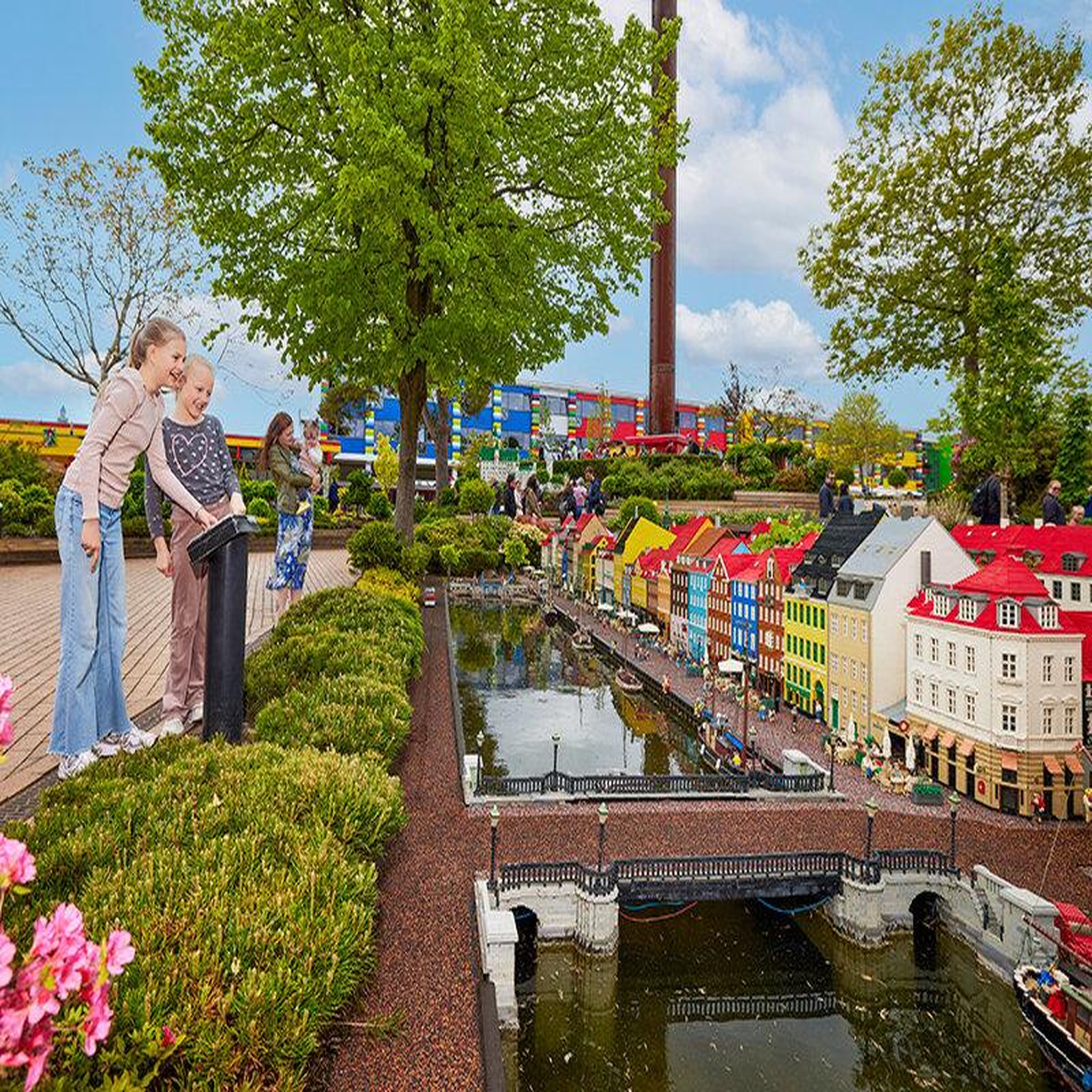 Voir la diapositive 2 : Smartbox Legoland® billund : billets pour 2 adultes - coffret cadeau sport & aventure