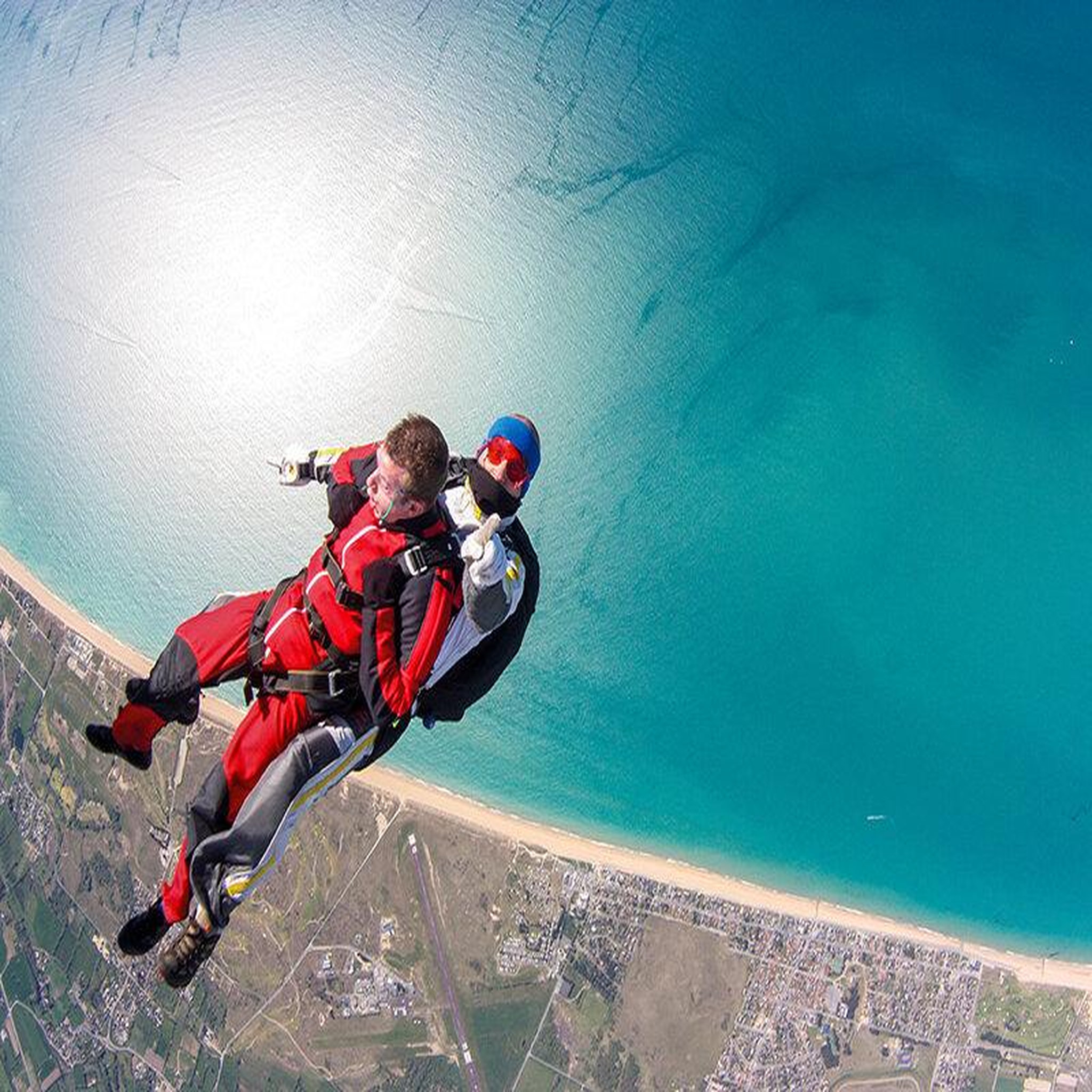 Voir la diapositive 4 : Smartbox 1 saut incroyable en parachute proche de paris - coffret cadeau sport & aventure