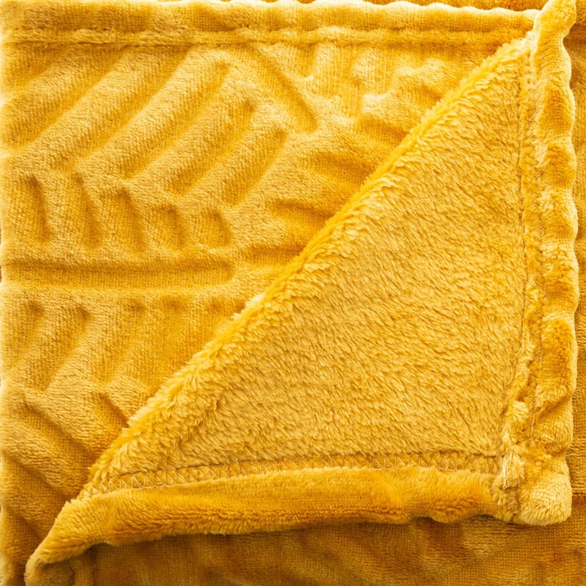 ATMOSPHERA Plaid uni ultra doux en polyester motifs feuilles effet 3D