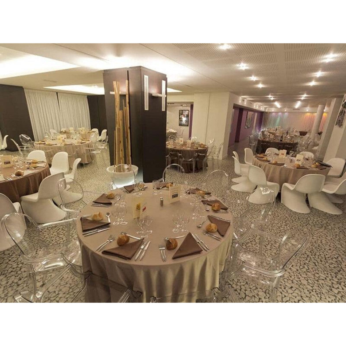 Smartbox 2 jours de luxe avec dîner dans un hôtel 4* au cœur du centre-ville de Tarbes - Coffret Cadeau Séjour